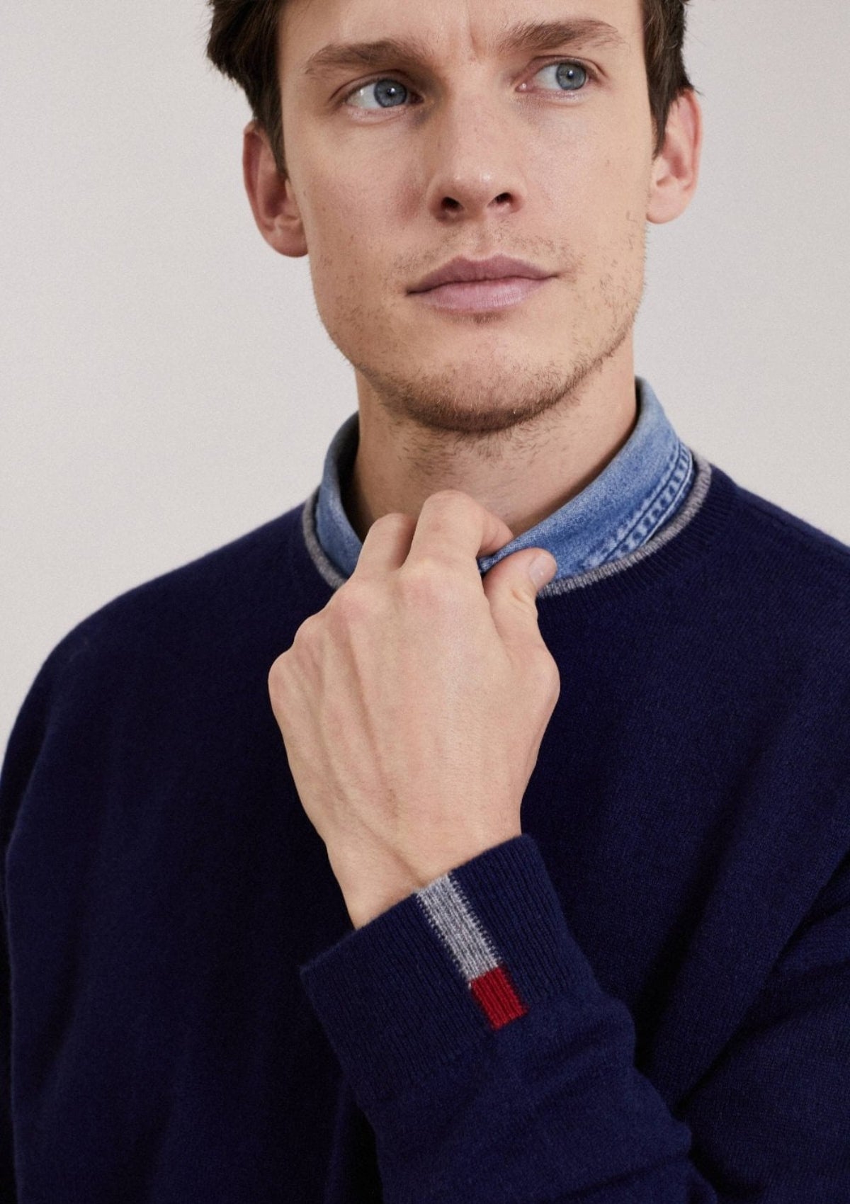Mens Cashmere Crew Neck Sweater in Midnight Blue