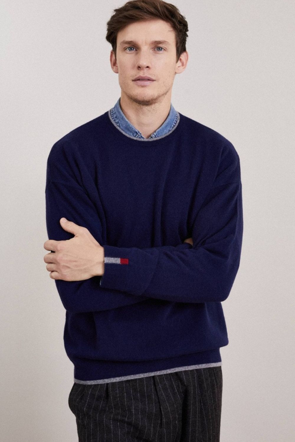 Mens Cashmere Crew Neck Sweater in Midnight Blue