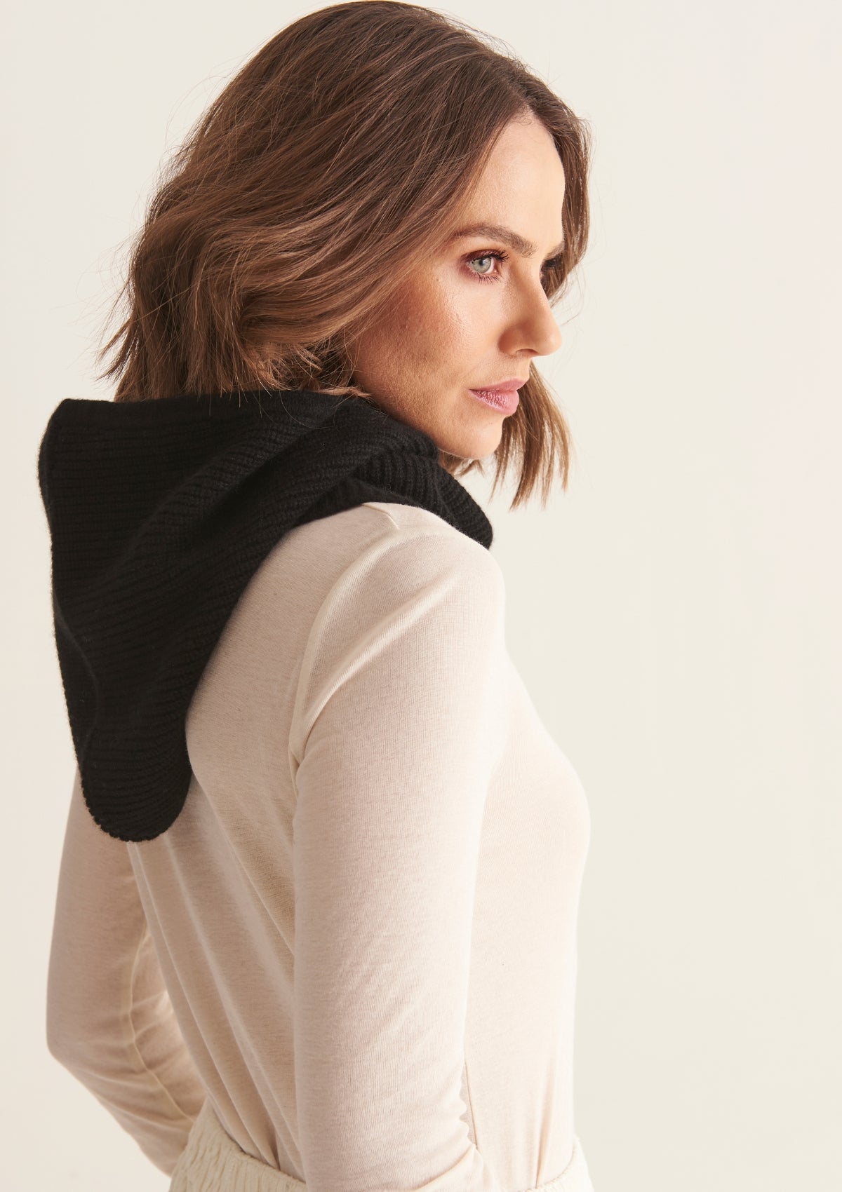 Cashmere Hood in Black