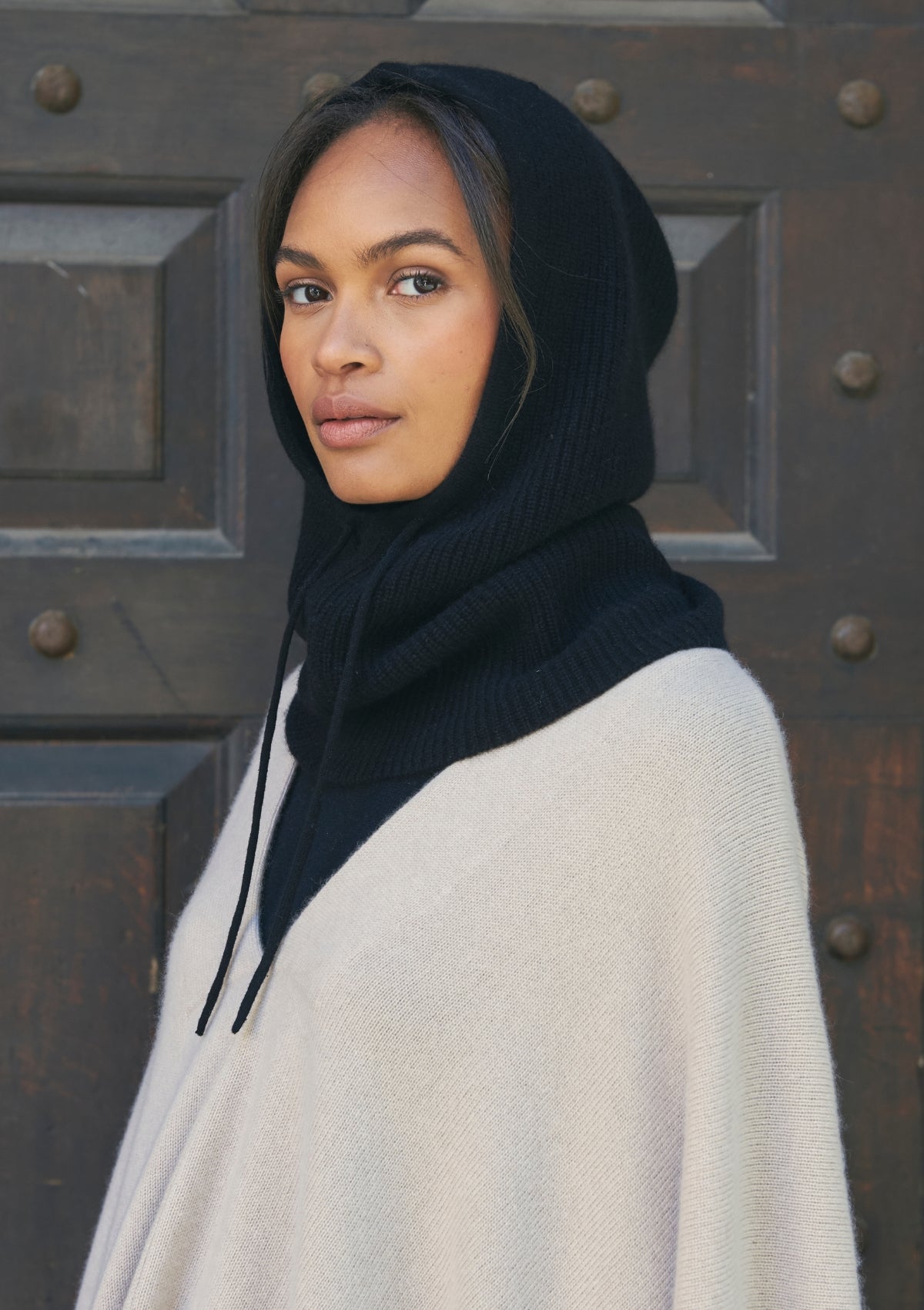 Cashmere Hood in Black