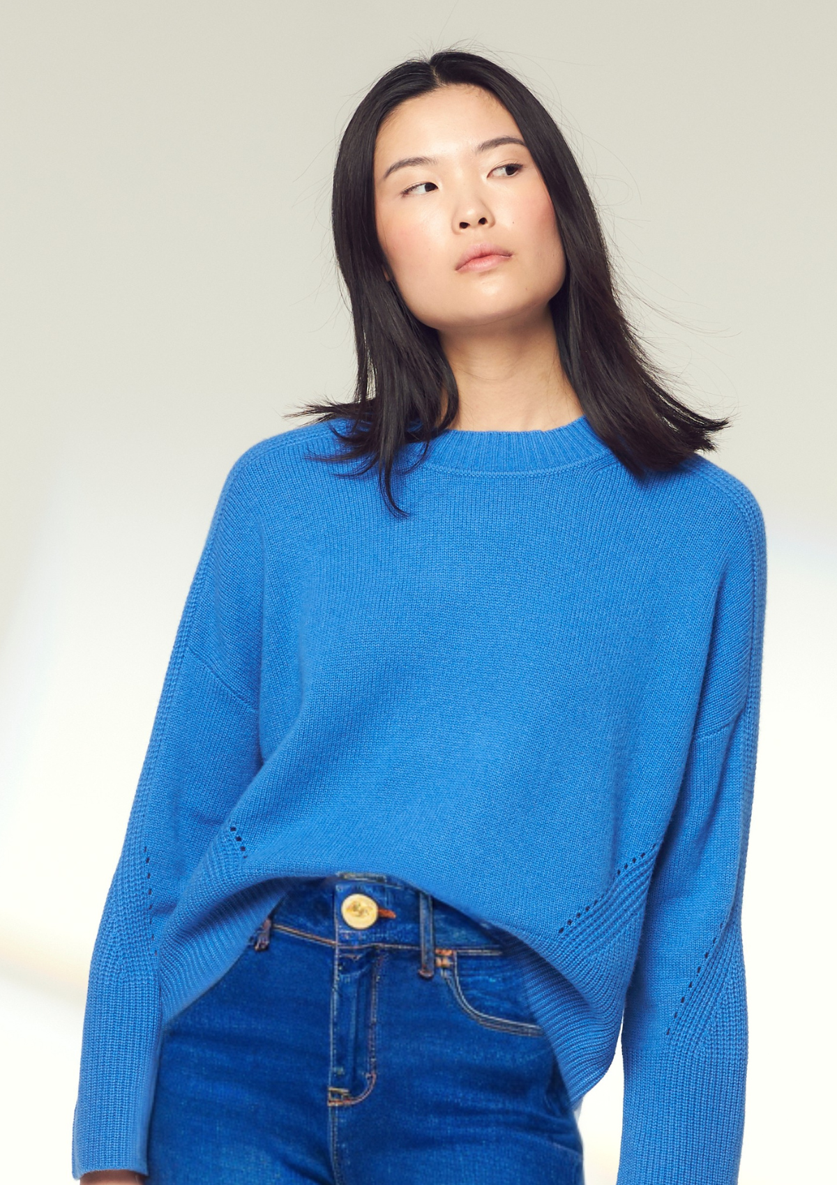 Ribbed Detail Lofty Crew Sweatshirt in Lake Blue