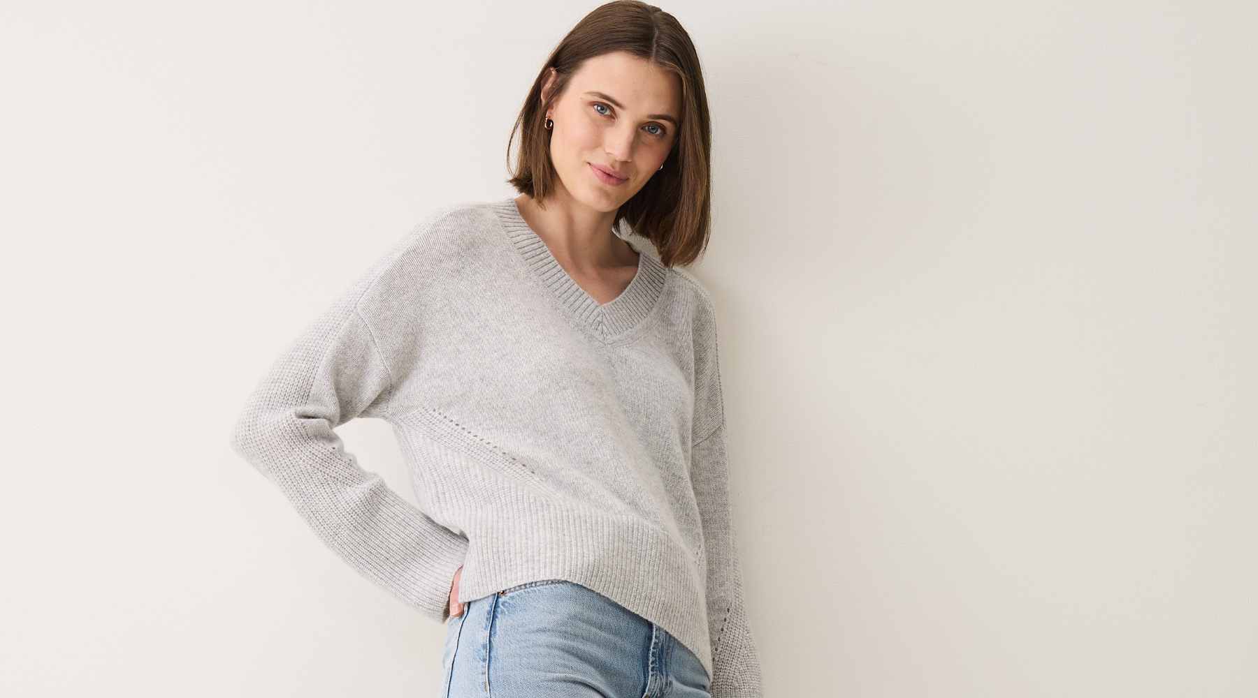 The Cashmere Sweatshirt: A Style For All Seasons
