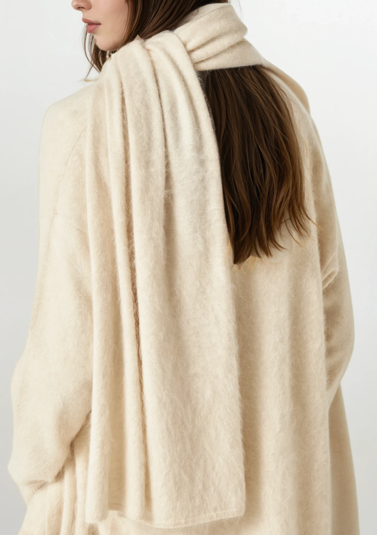Brushed Cashmere Scarf in Porcelaine White