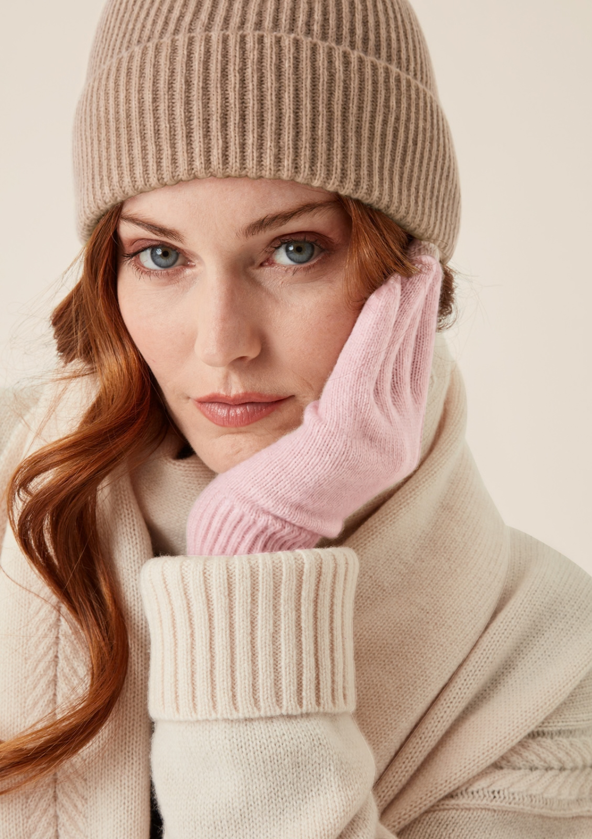 Cashmere Glove in Ballet Pink
