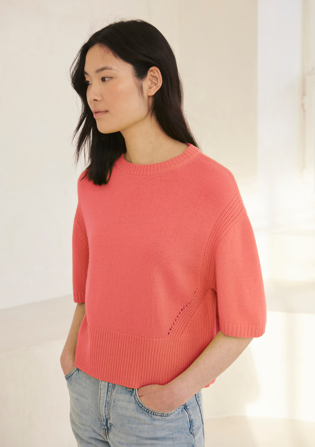 Ribbed Detail Lofty Cashmere Short-Sleeved Sweater in Coral