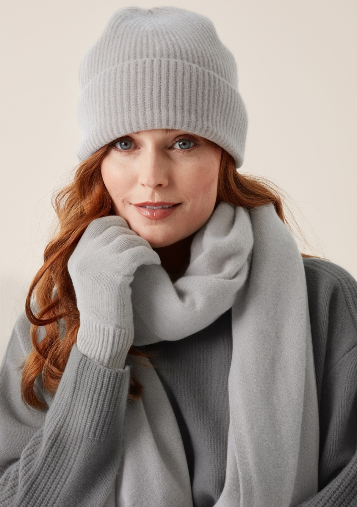 Cashmere Glove in Foggy Grey