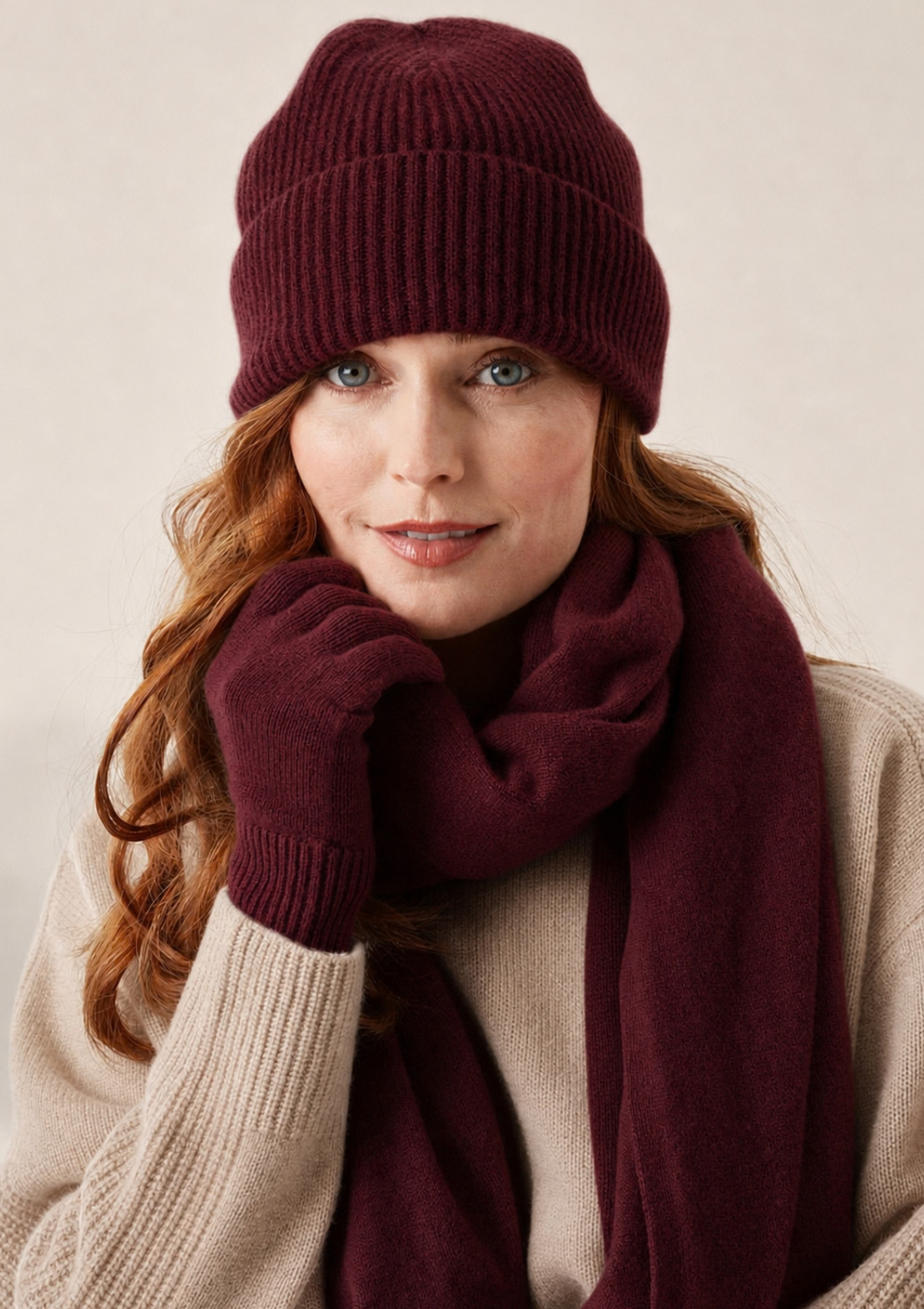 Cashmere Glove in Barolo Red
