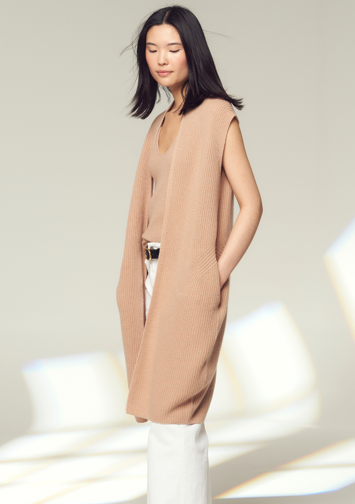 Ribbed Cashmere Longline Sleeveless Cardigan in Toffee