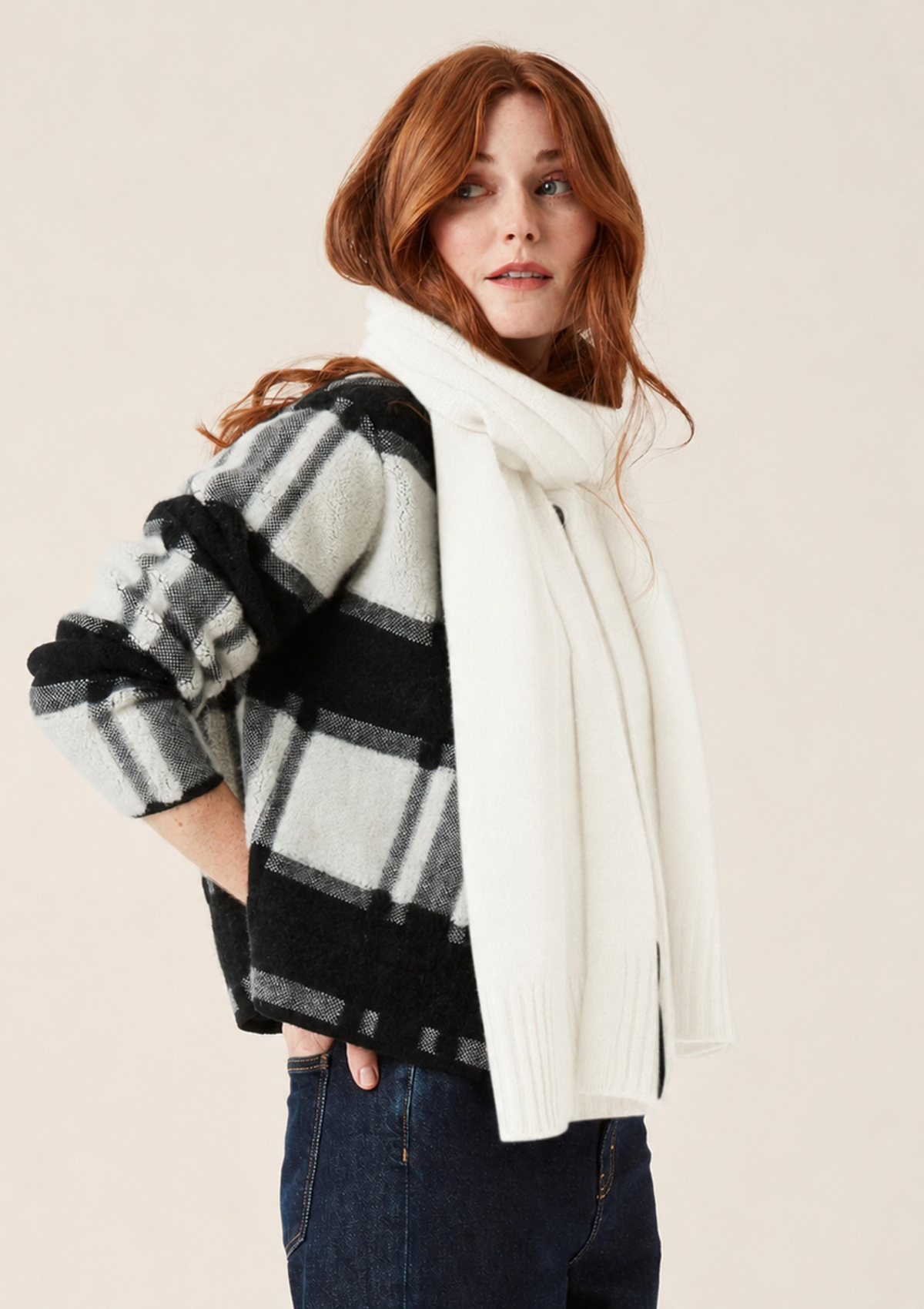 Cashmere Lofty Blanket Scarf in Snow White