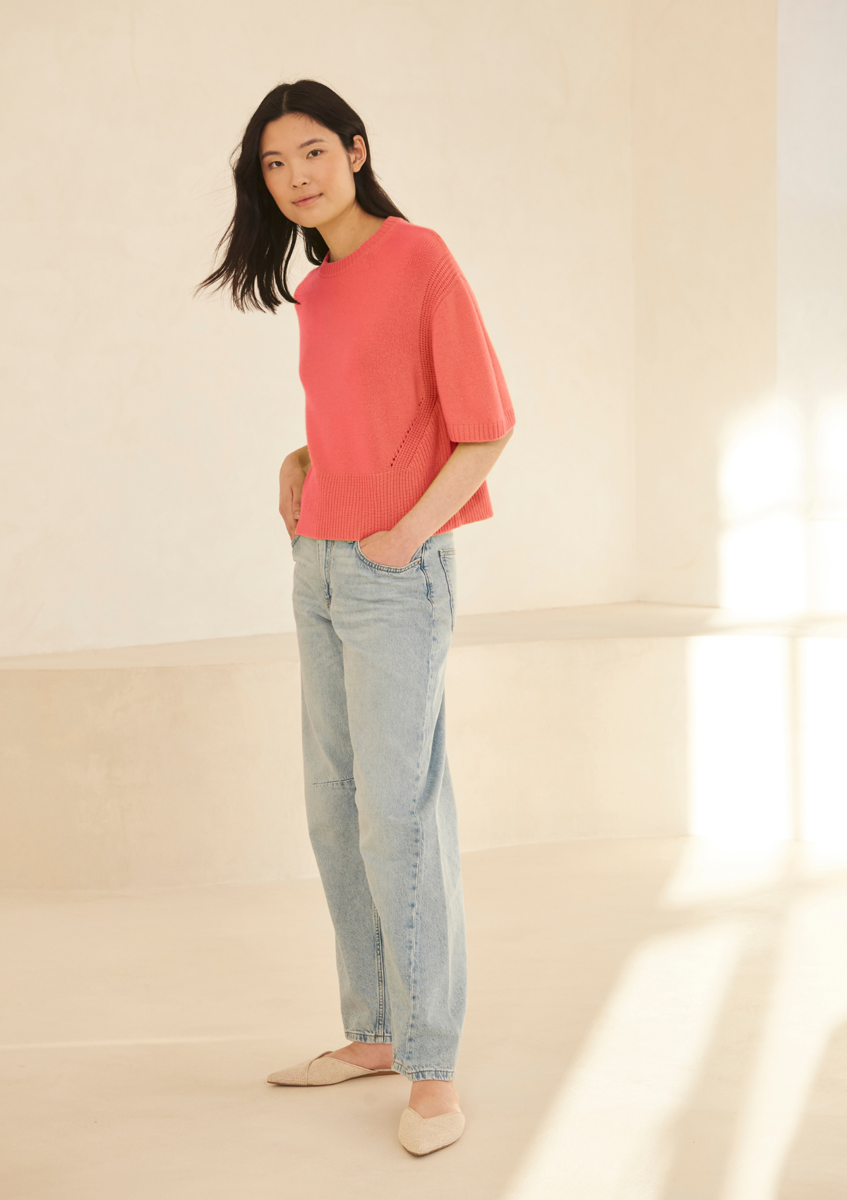 Ribbed Detail Lofty Cashmere Short-Sleeved Sweater in Coral