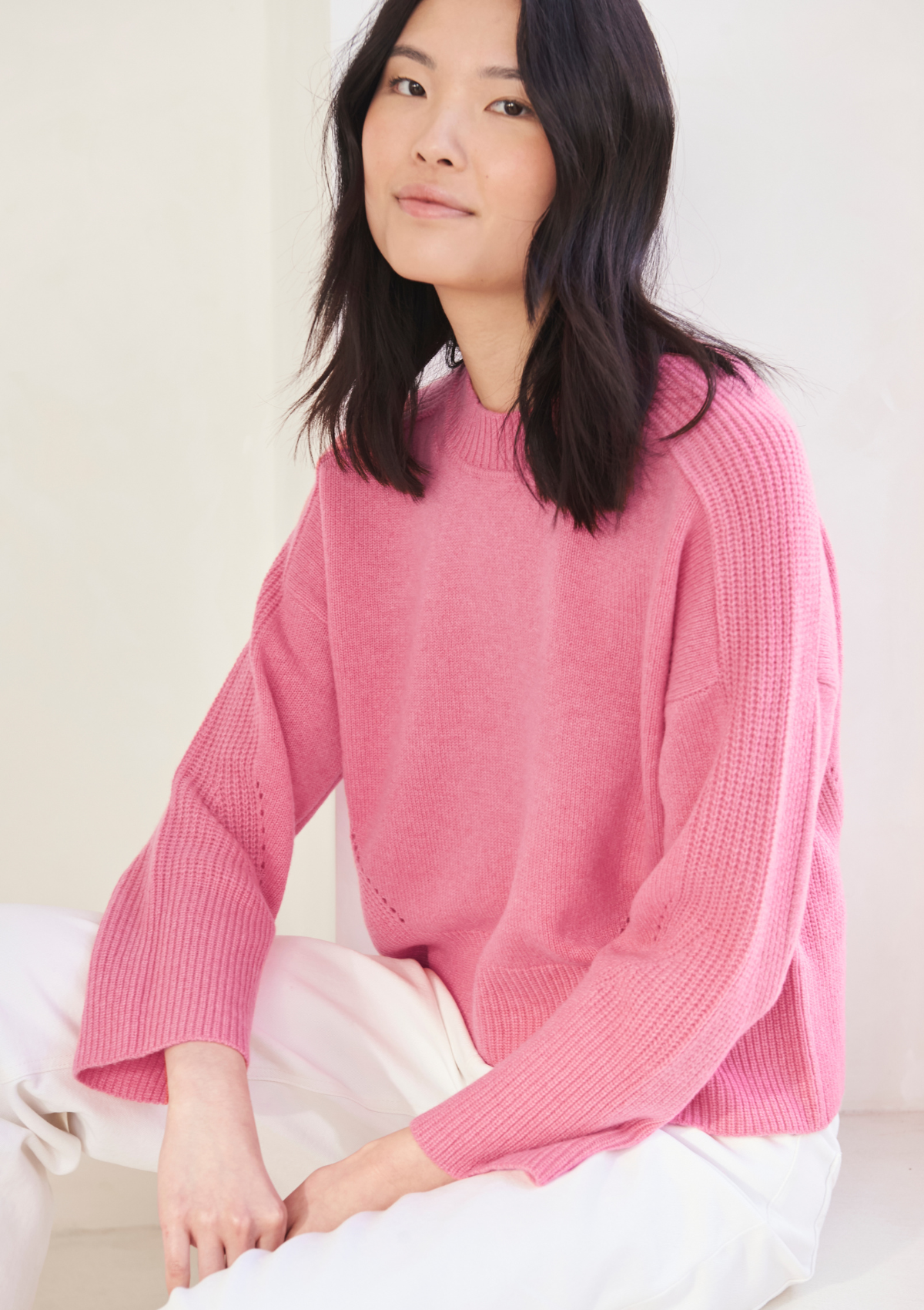 Ribbed Detail Lofty Crew Sweatshirt in Strawberry Pink