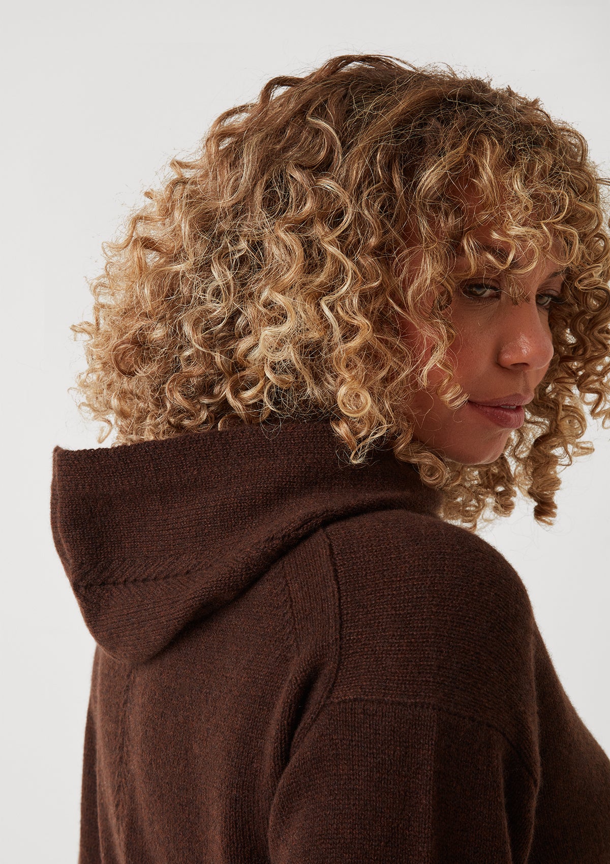 The Luxe Cashmere Hood in Americano Brown
