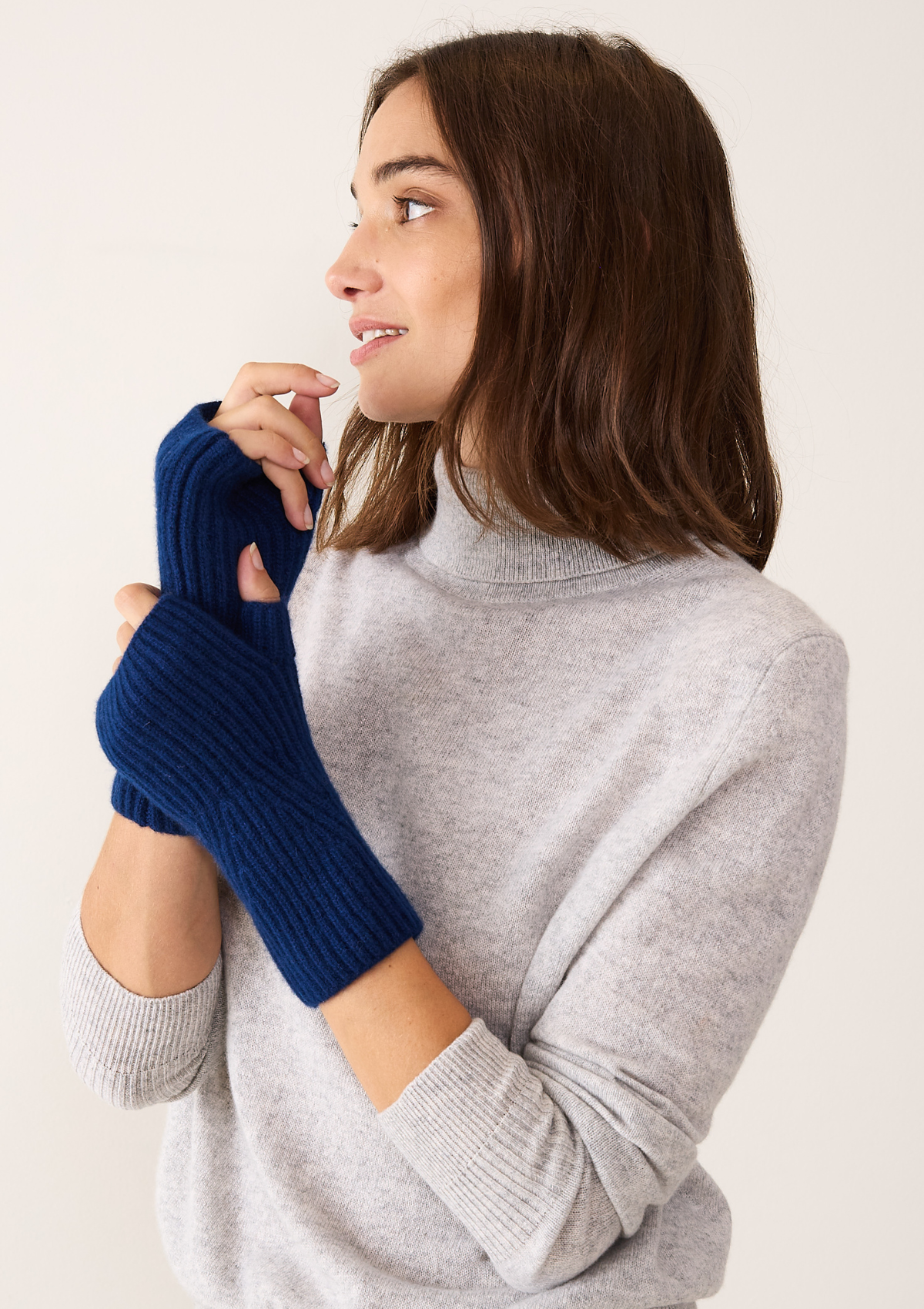 Cashmere Mitt in Midnight Blue
