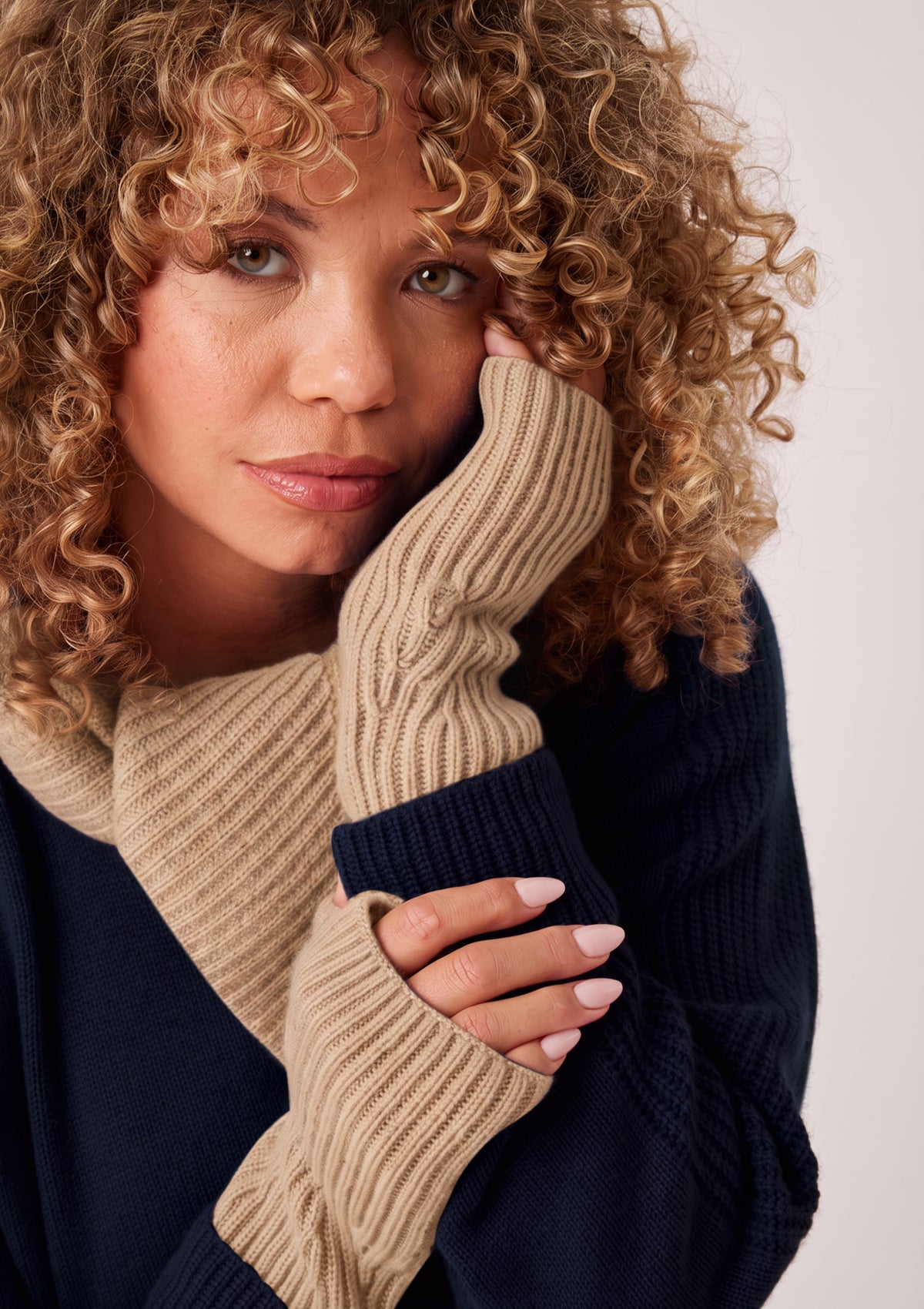 Cashmere Mitt in Chanterelle