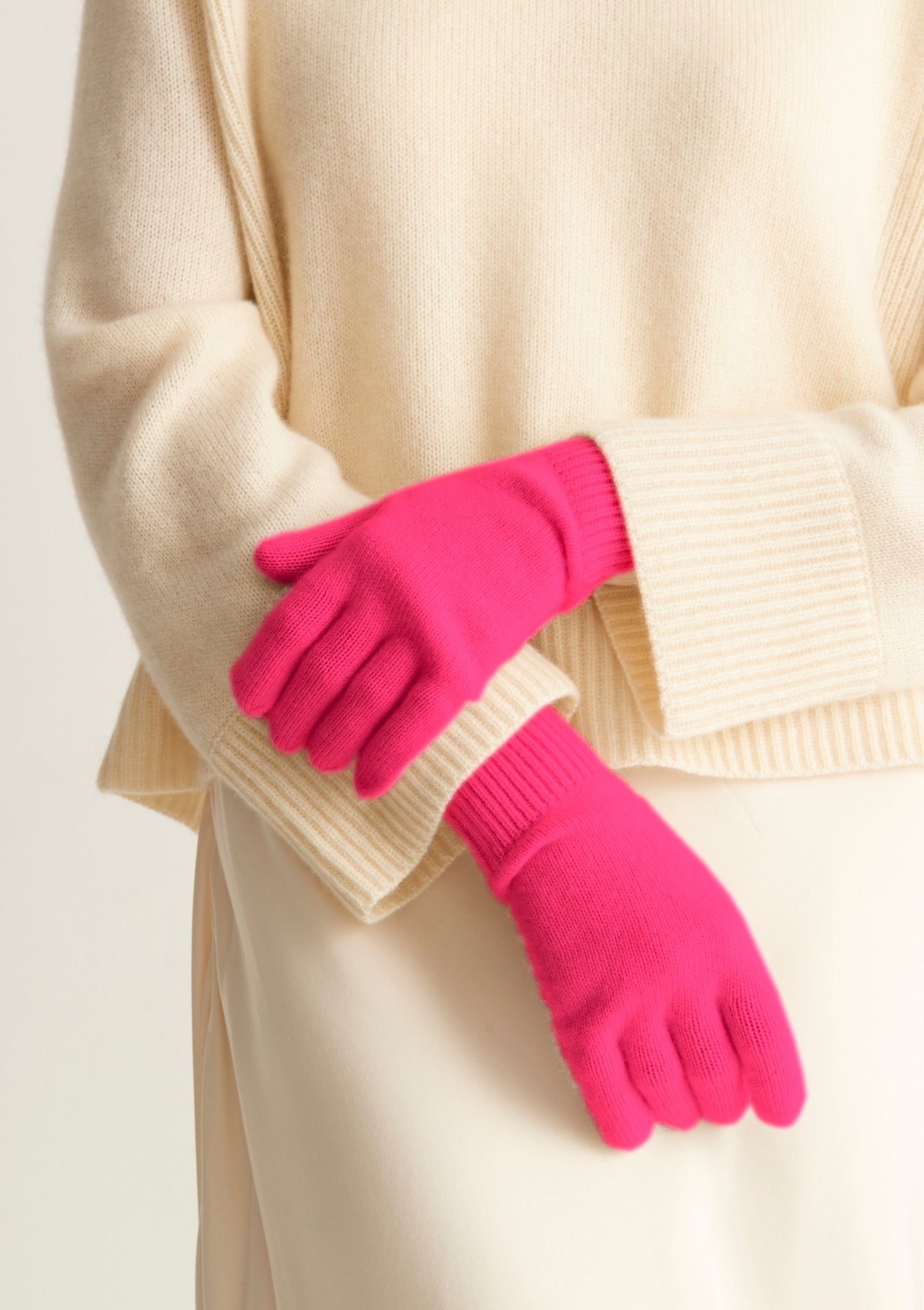 Cashmere Glove in Bright Pink