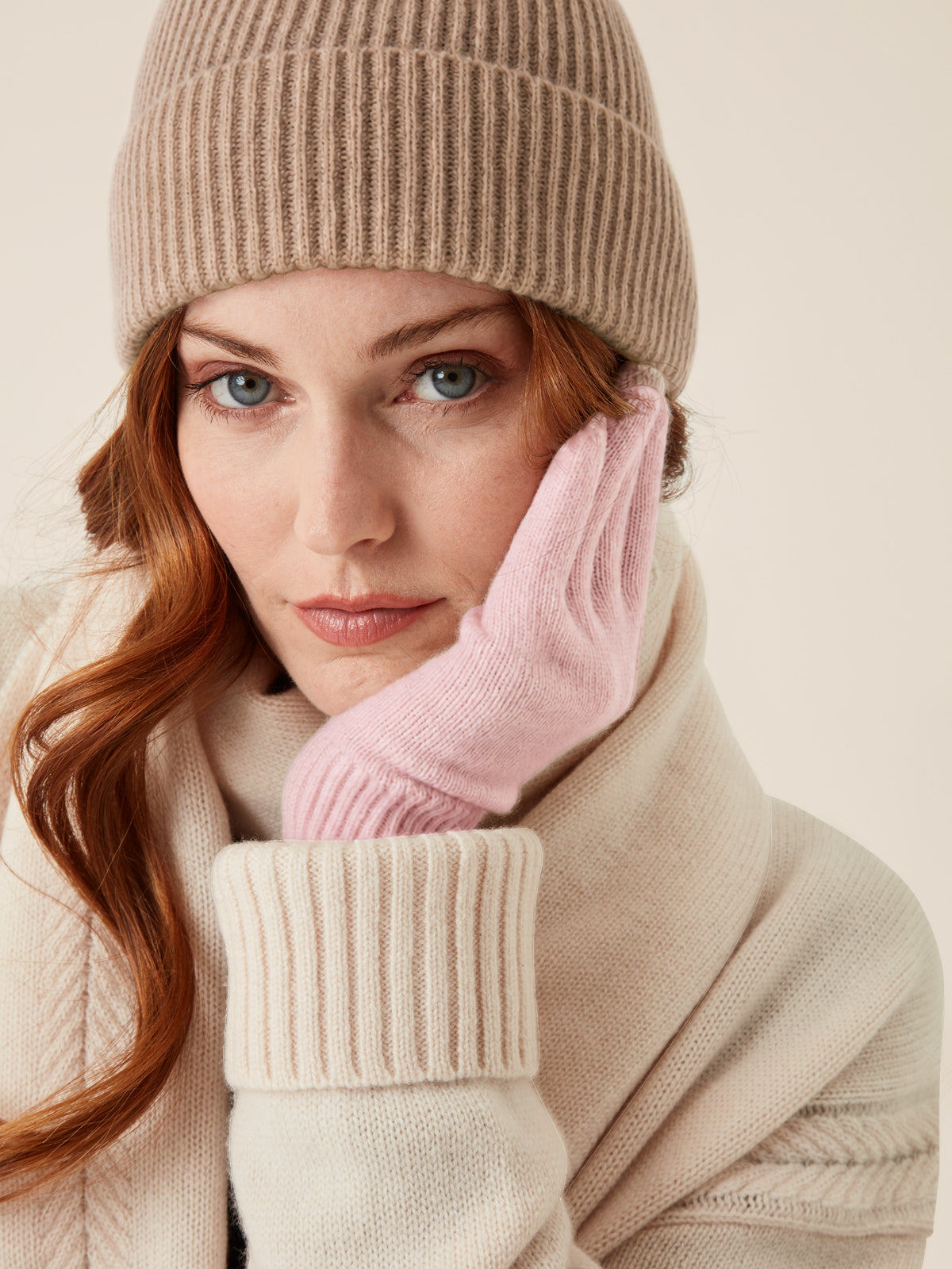 Cashmere Glove in Ballet Pink