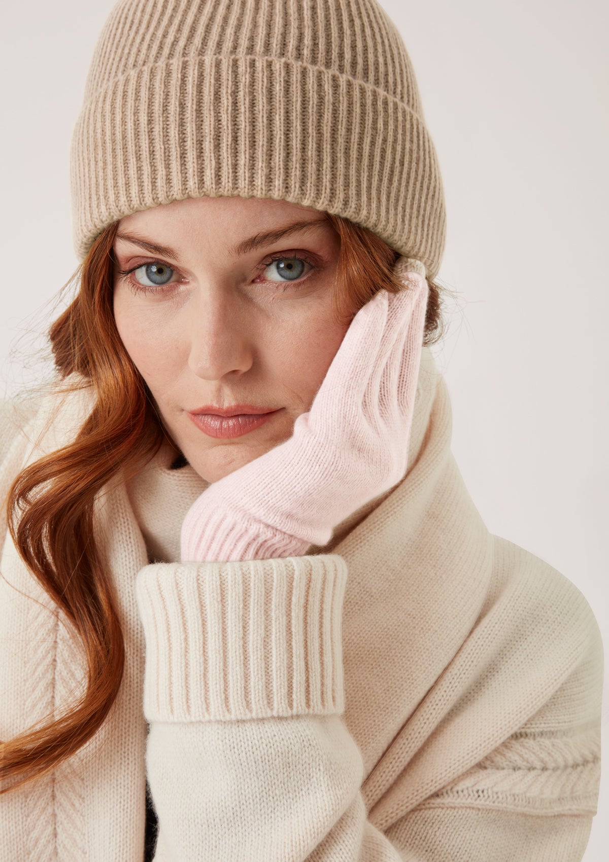 Cashmere Glove in Ballet Pink