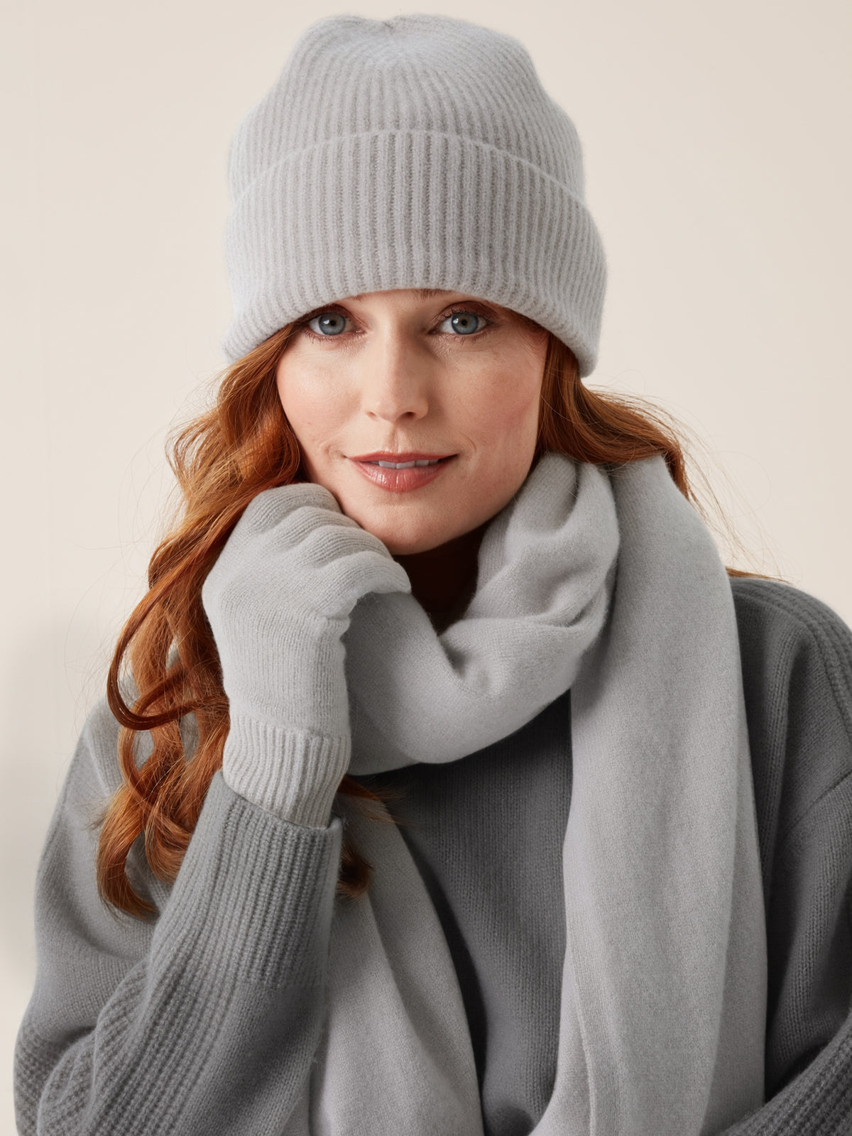 Cashmere Glove in Foggy Grey