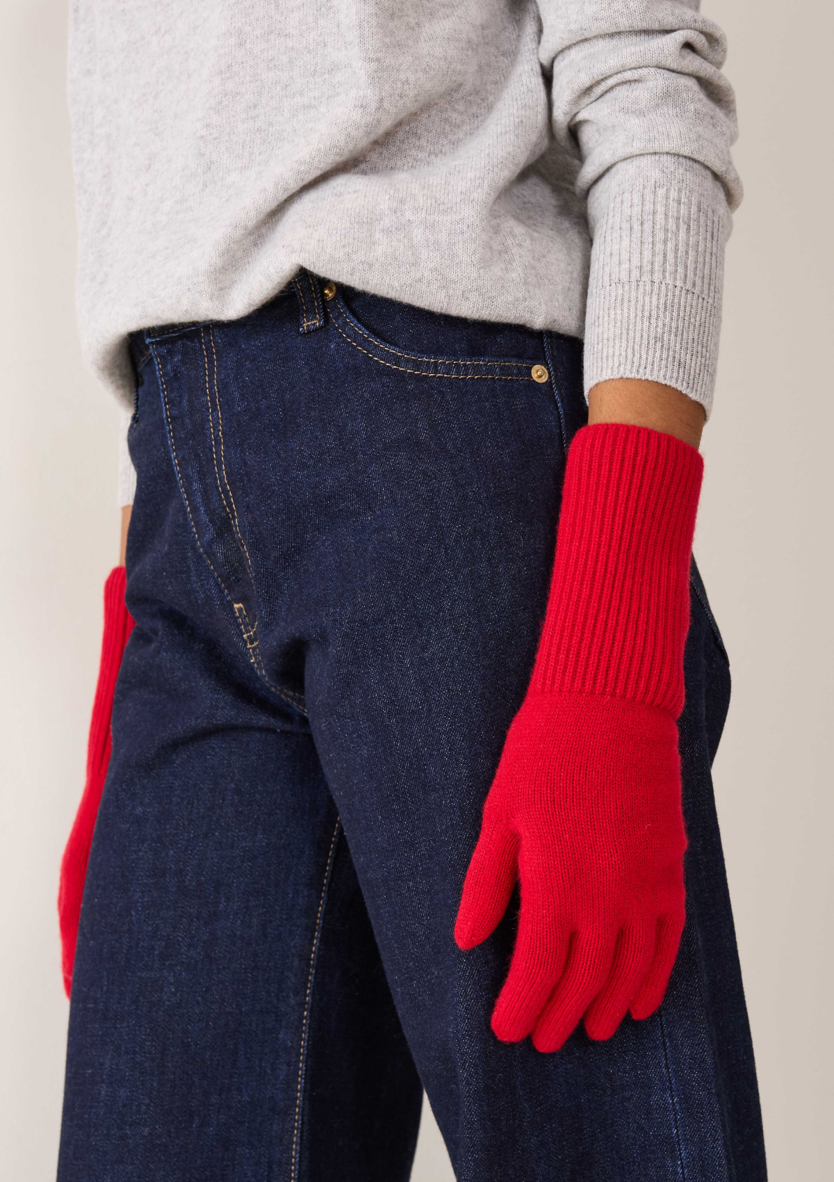 Cashmere Glove in Postbox Red