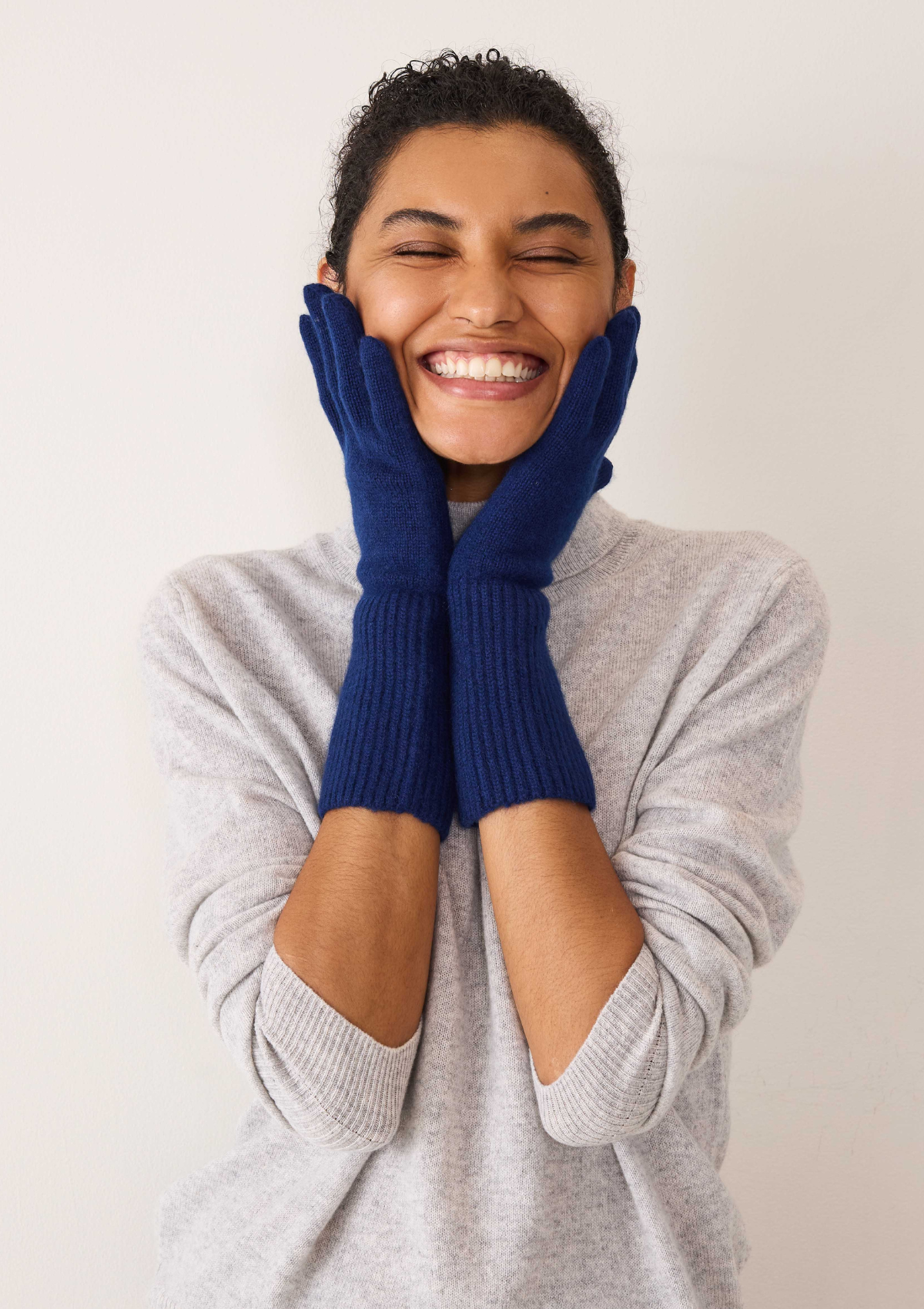 Cashmere Glove in Midnight Blue