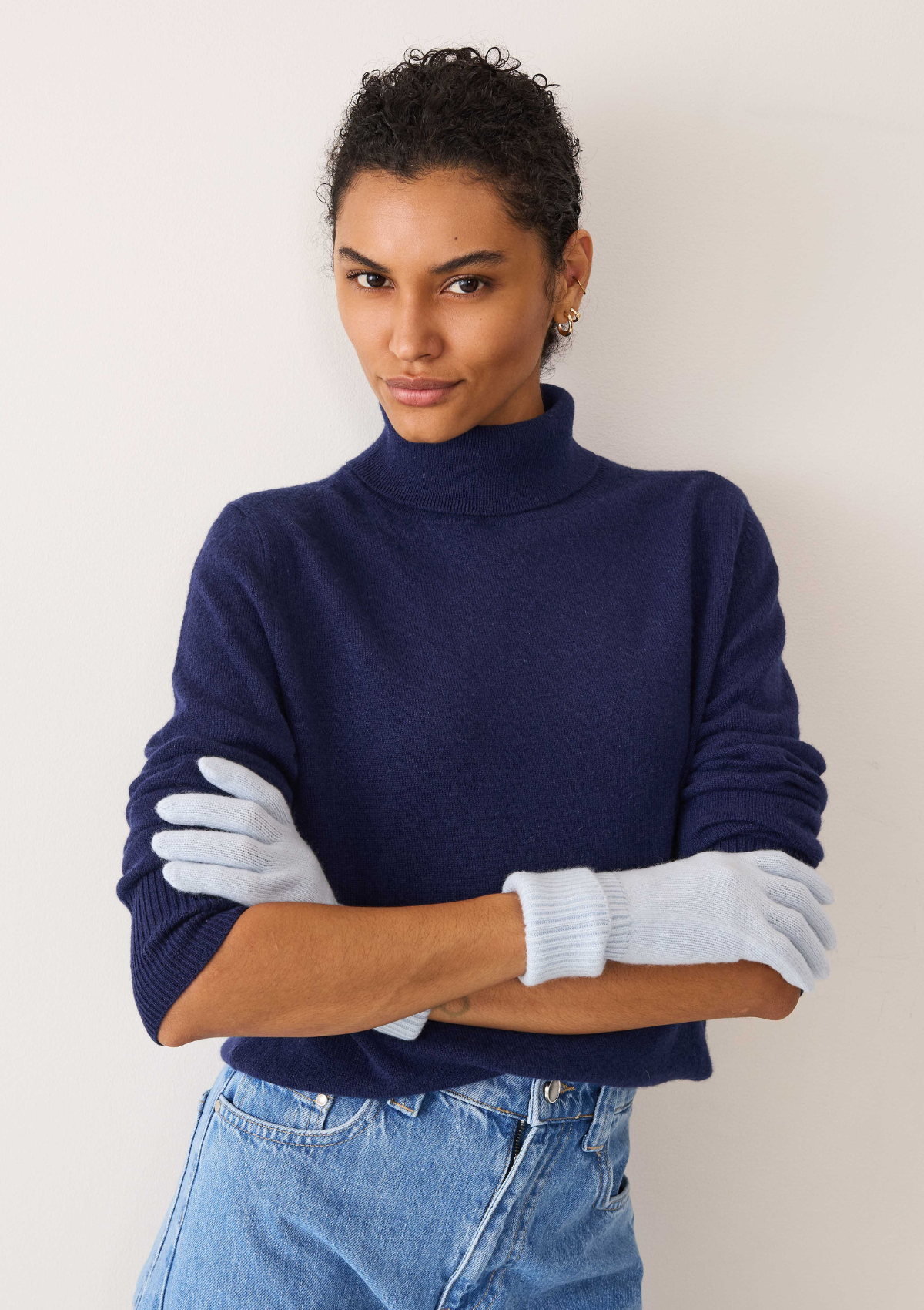 Cashmere Glove in Whisper Blue