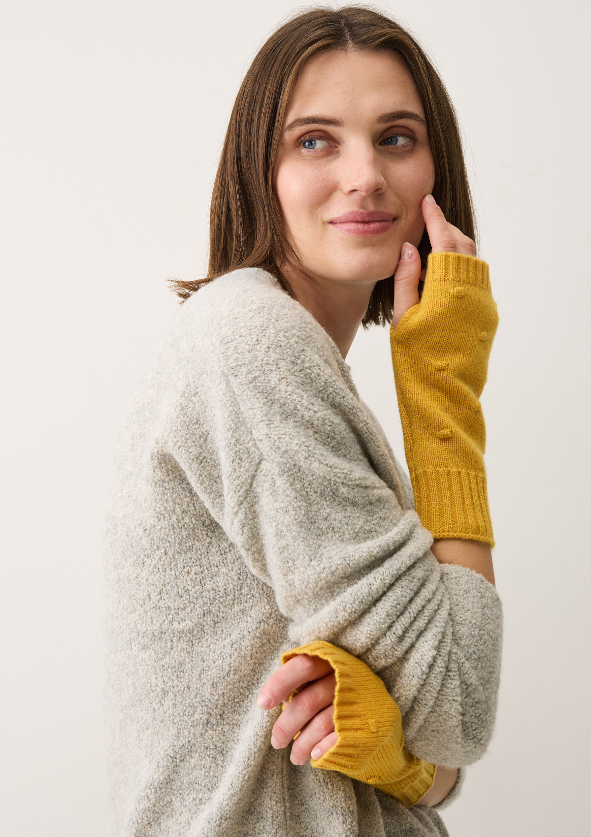 Bobble Mitts in Melon Yellow