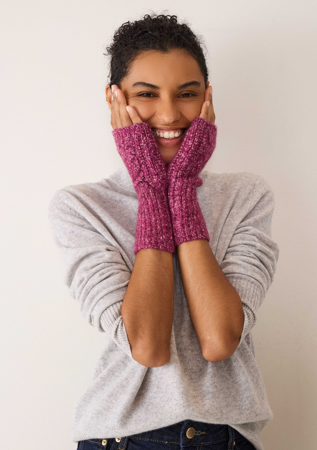 Silk & Cable Mitt Carlita