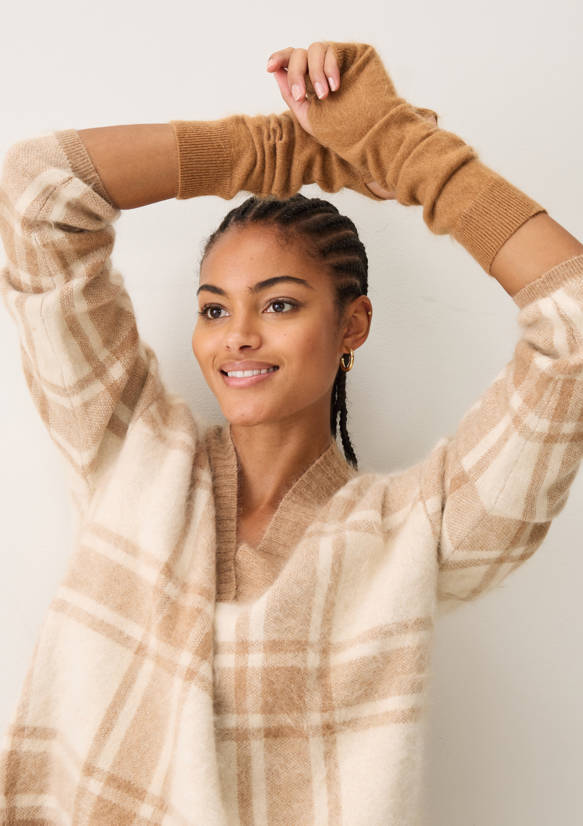 Brushed Mitts in Earth Brown