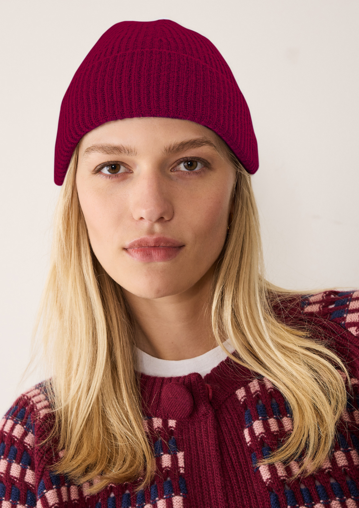 Cashmere Beanie in Barolo Red