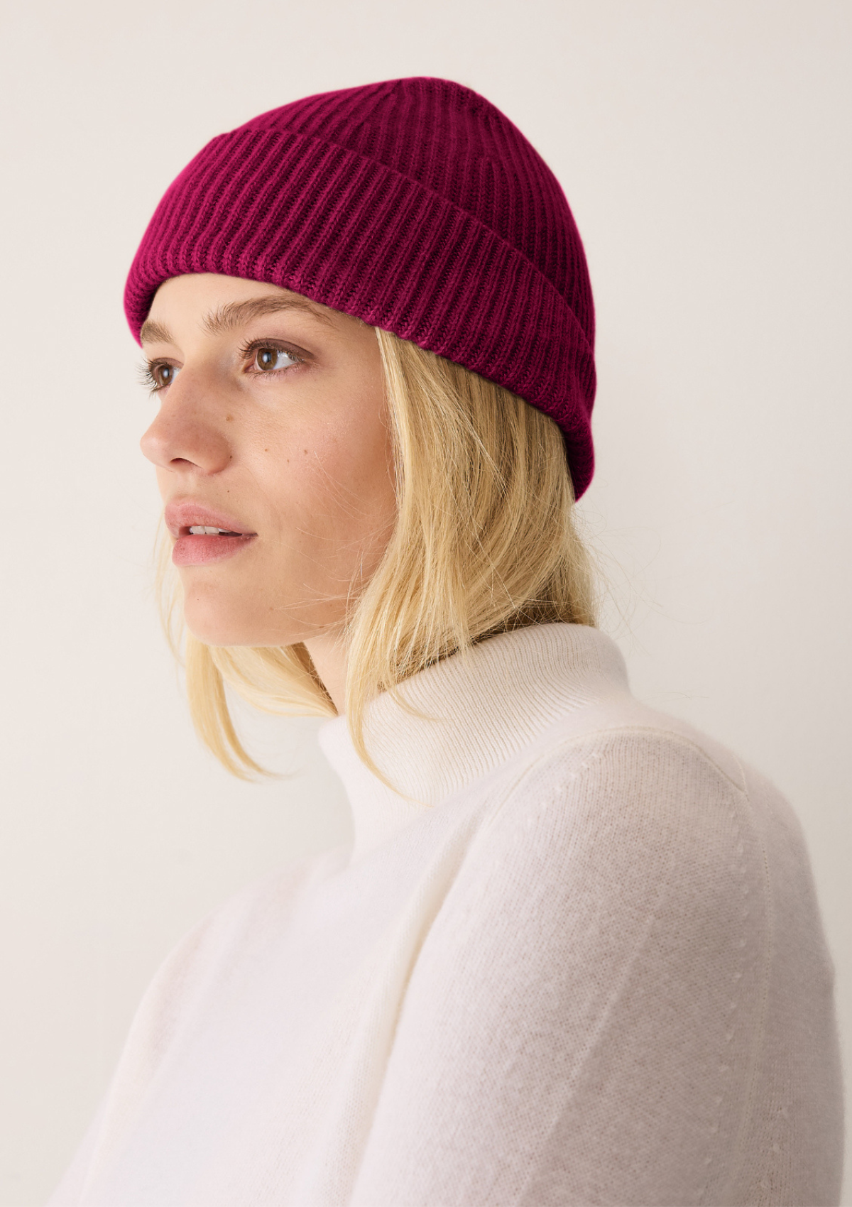 Cashmere Beanie in Barolo Red