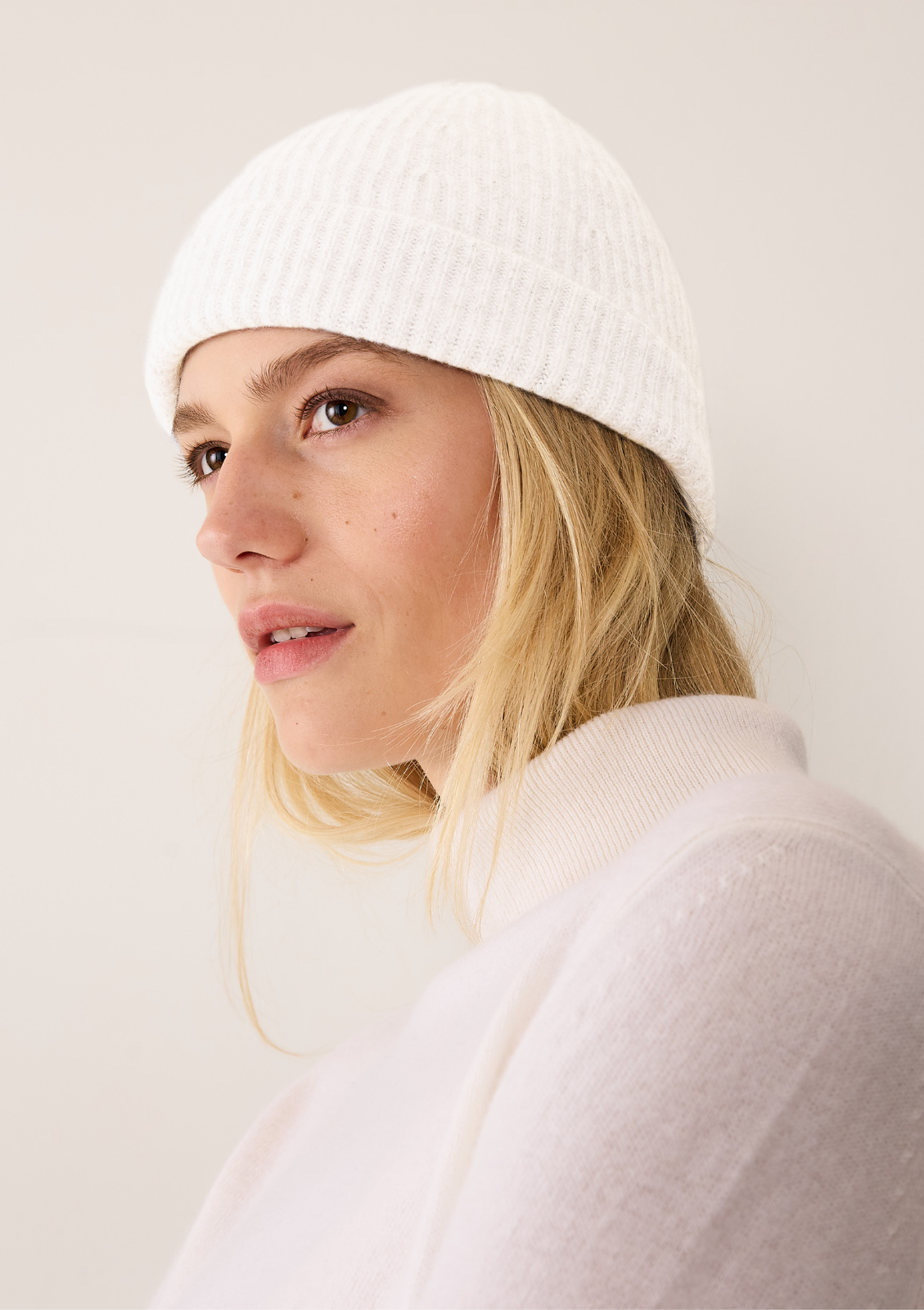 Cashmere Beanie in Snow White