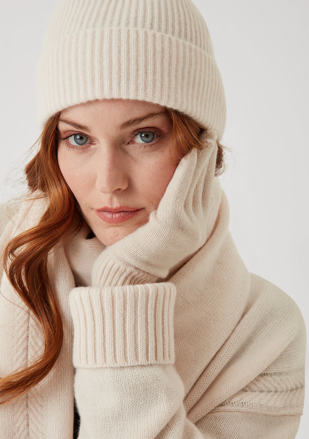 Cashmere Glove in Feather