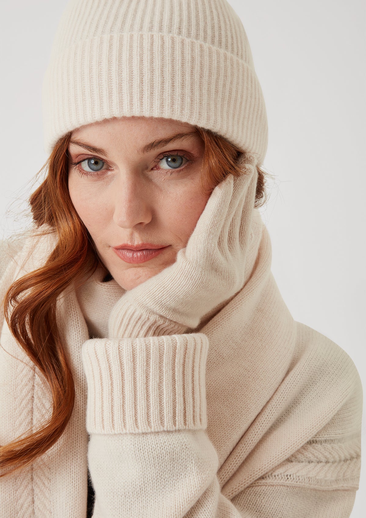 Cashmere Glove in Feather