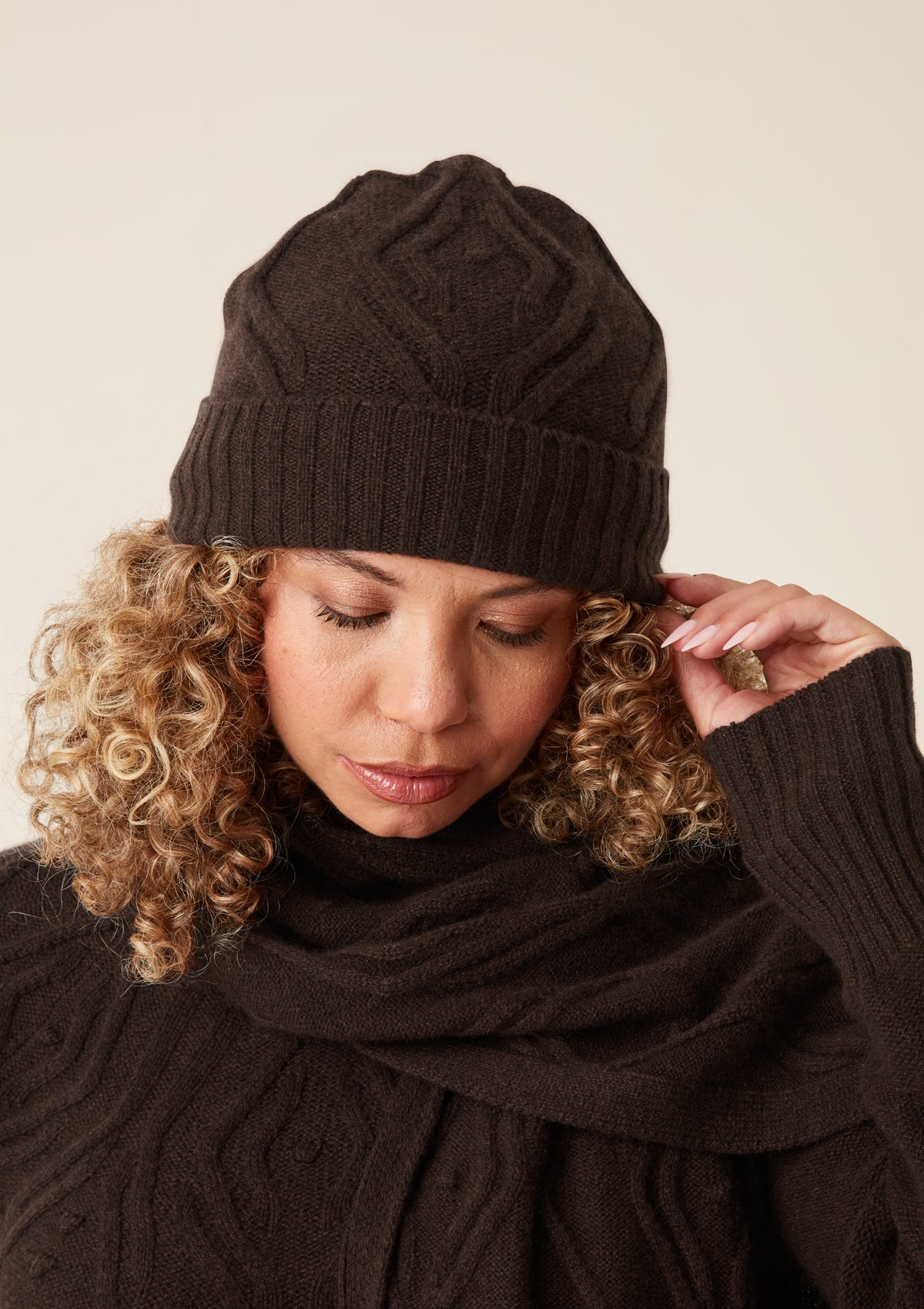 Cable Beanie in Americano Brown