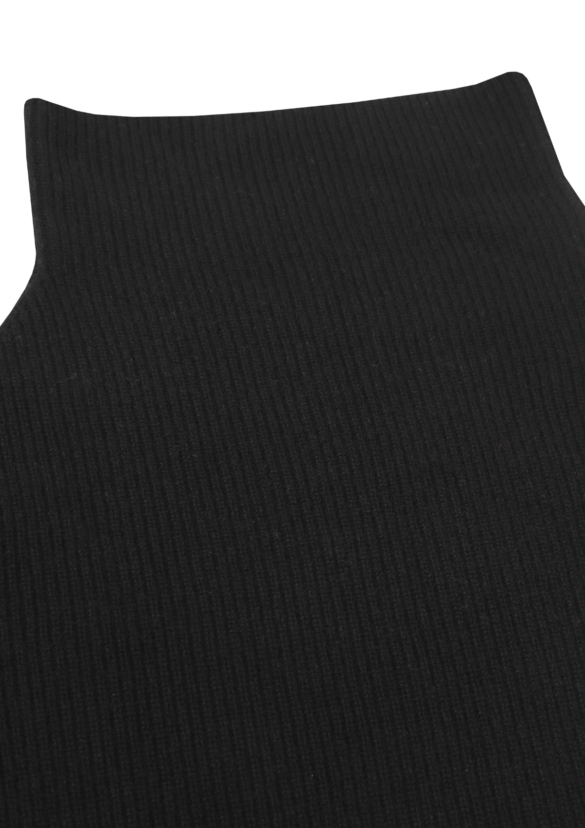Ribbed Cashmere Snood in Black