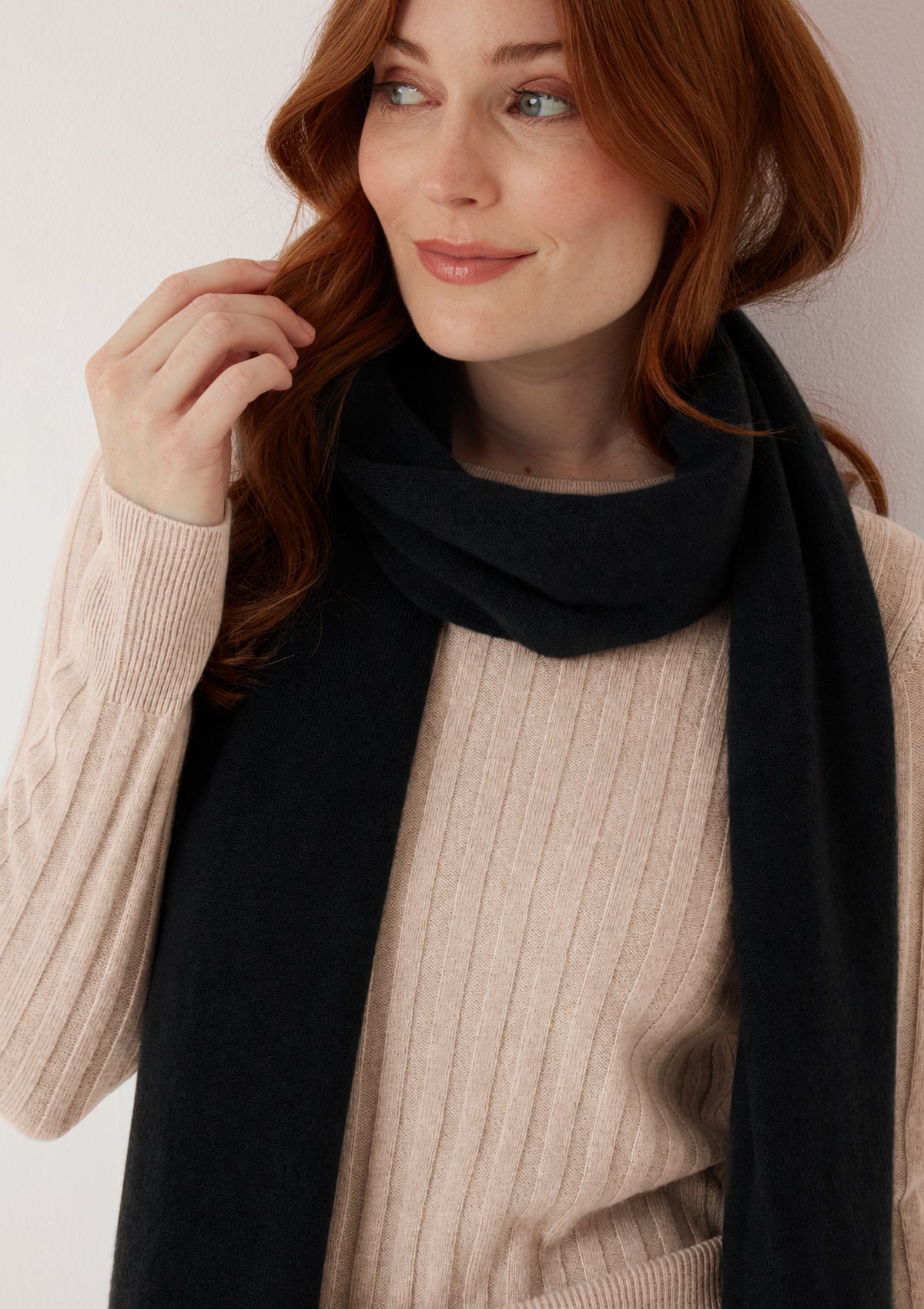 Lofty Cashmere Scarf in Black