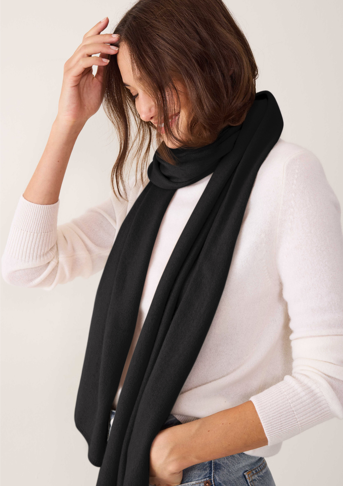 Lofty Cashmere Scarf in Black