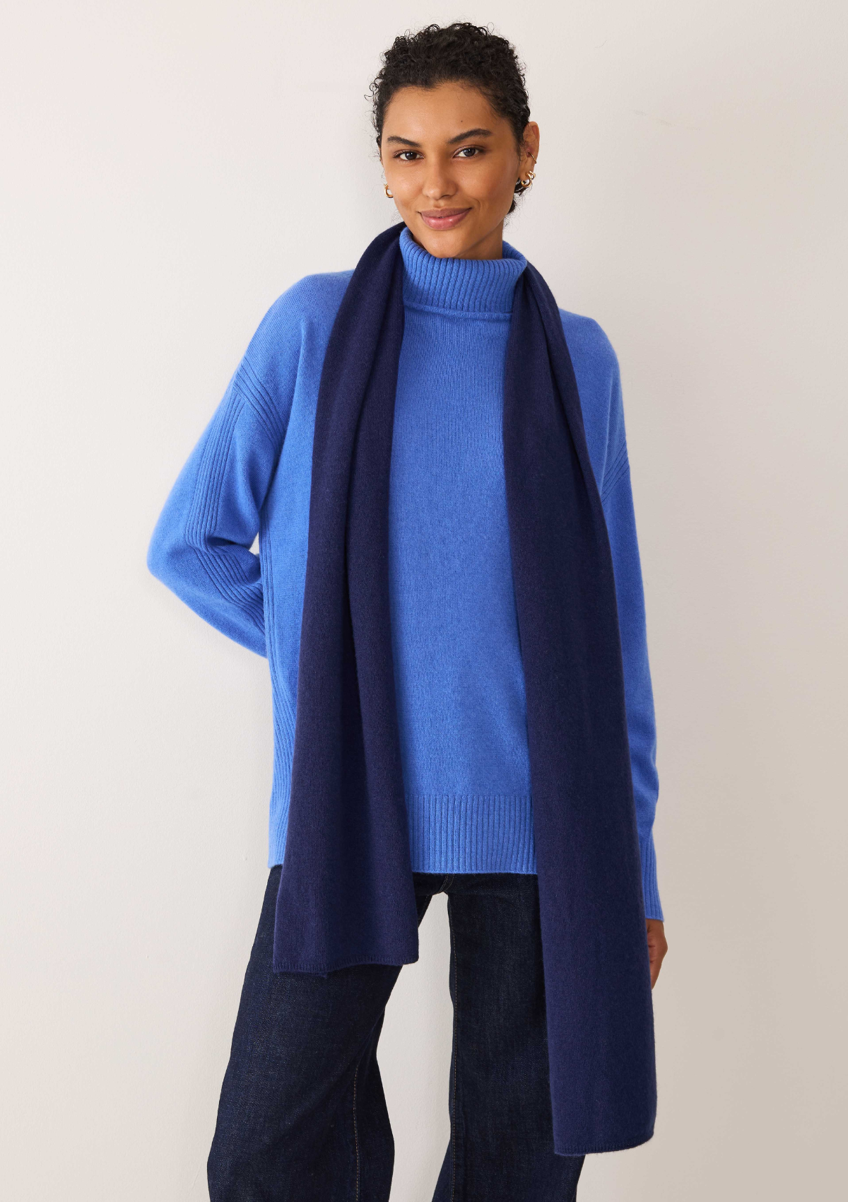 Lofty Cashmere Scarf in Midnight Blue
