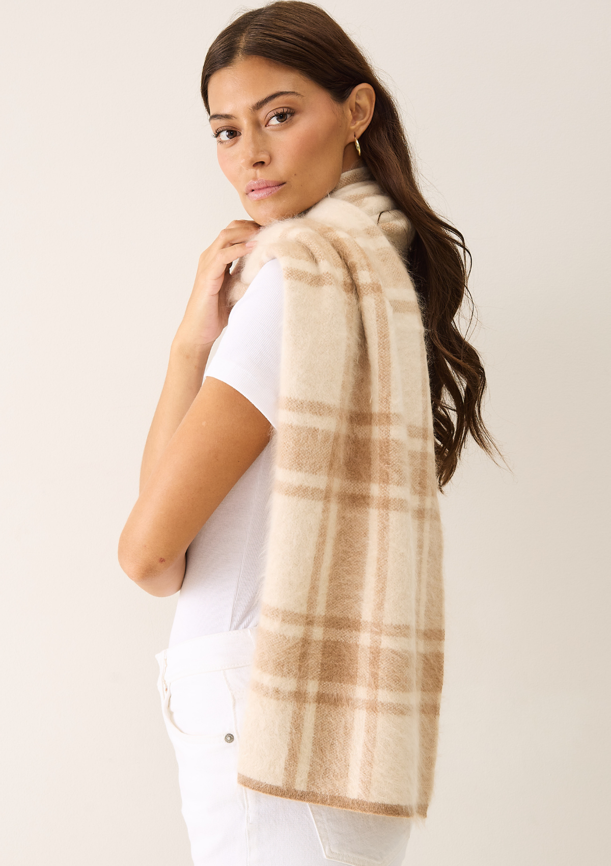 Brushed Checked Scarf in Porcelaine White & Woodcarving Brown