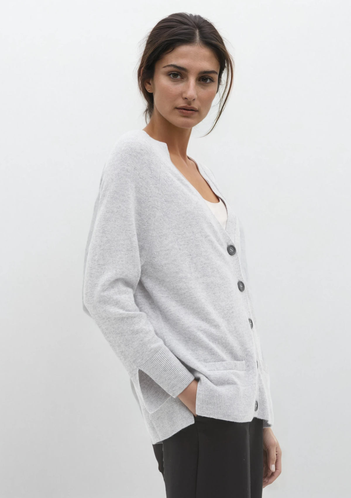 V Neck Cashmere Cardigan in Foggy Grey