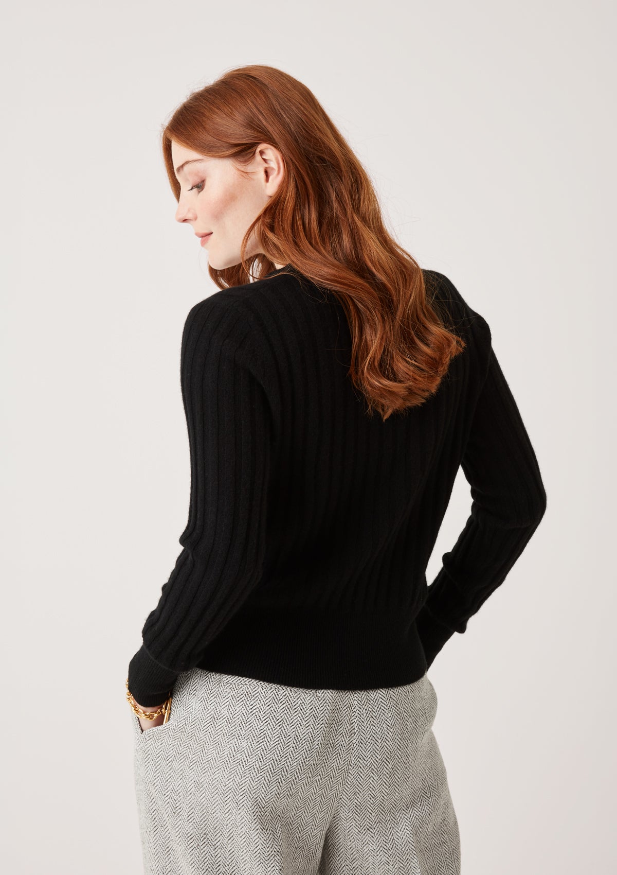 Cashmere Wide Rib Cardigan in Black