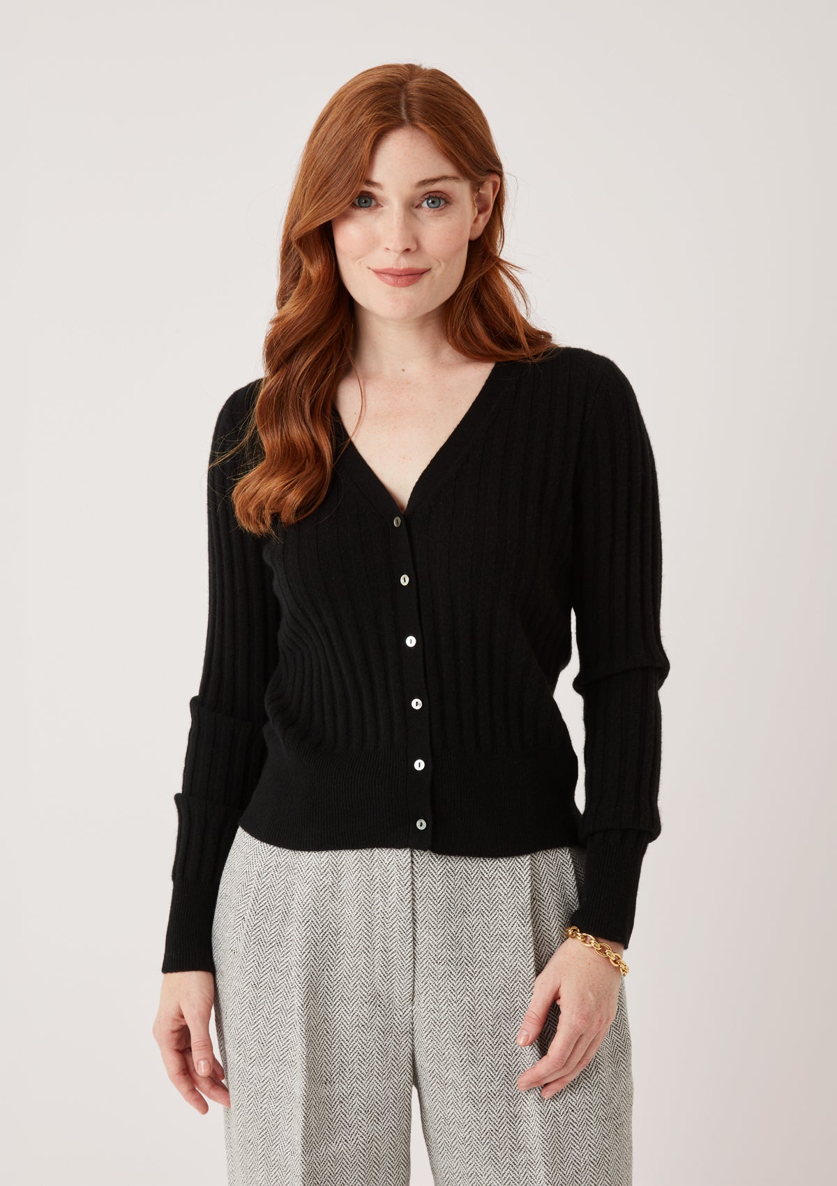 Cashmere Wide Rib Cardigan in Black