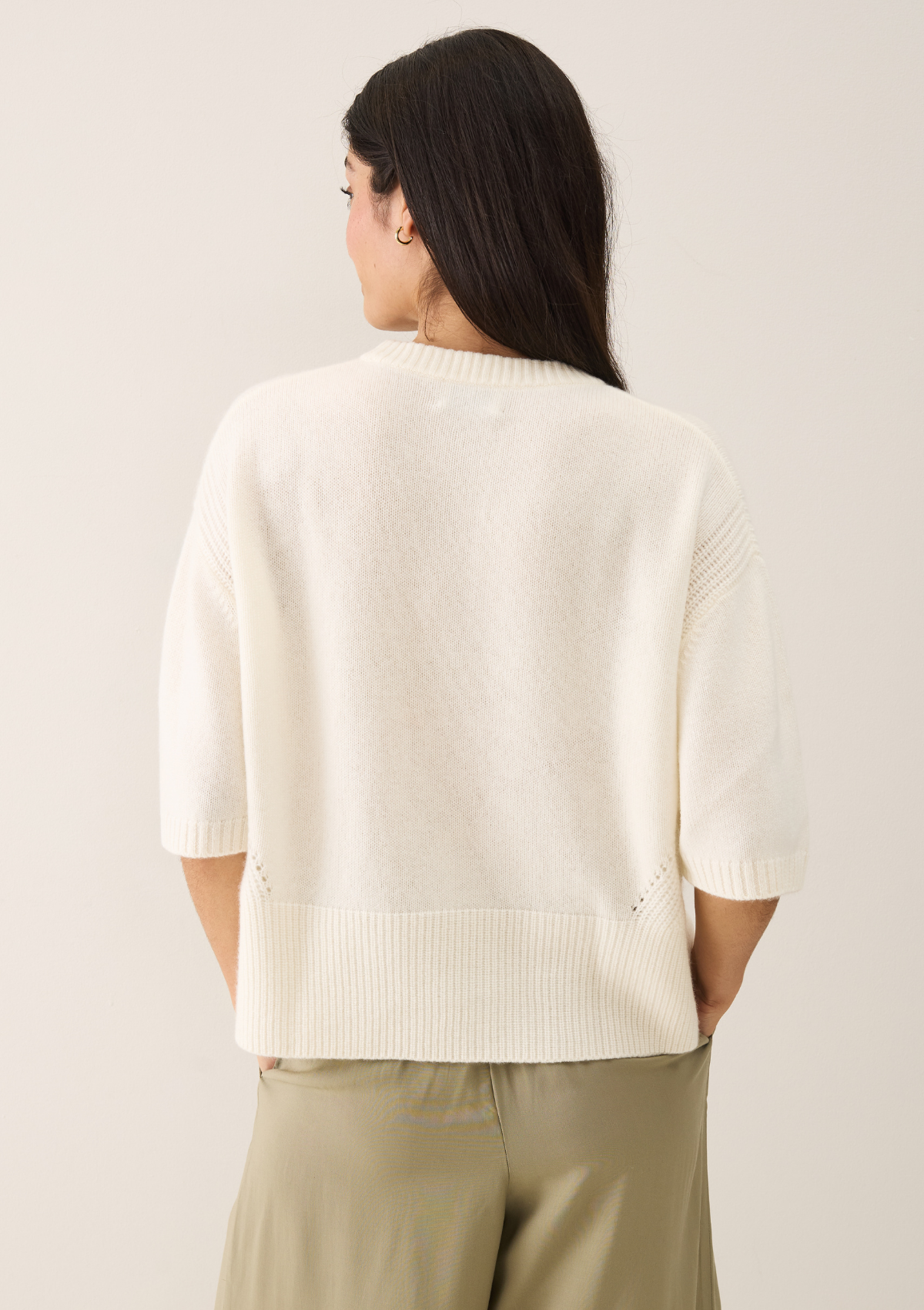 Ribbed Detail Lofty Cashmere Short-Sleeved Sweater in Snow White