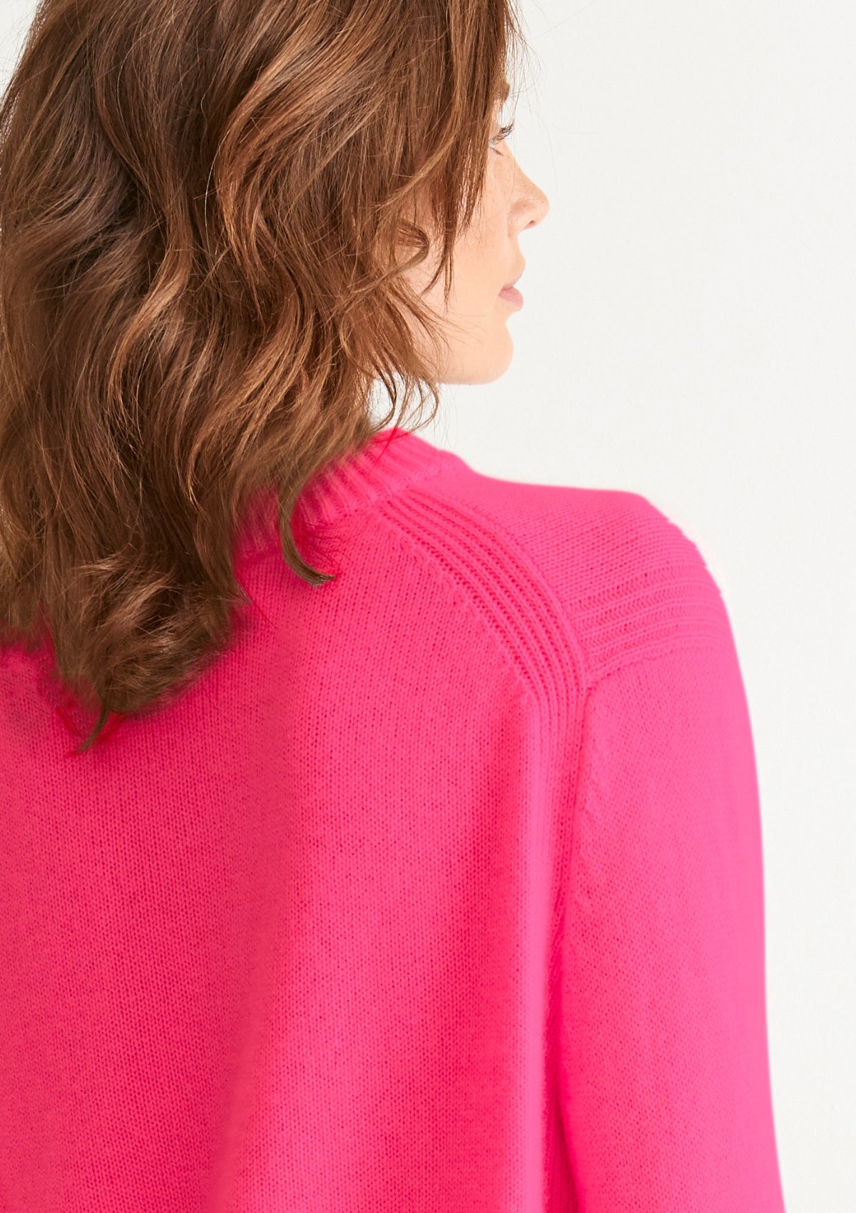 Cropped Cashmere Sweatshirt in Bright Pink