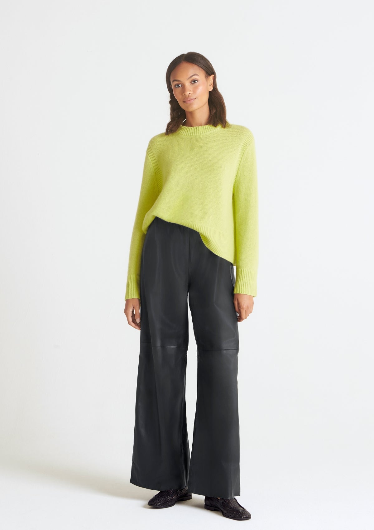 Cropped Cashmere Sweatshirt in Lime Green