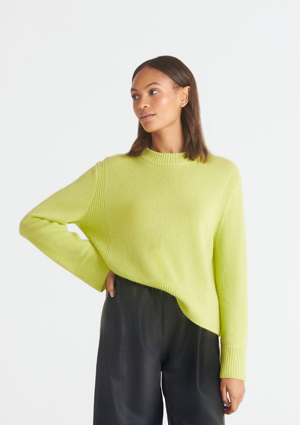 Cropped Cashmere Sweatshirt in Lime Green