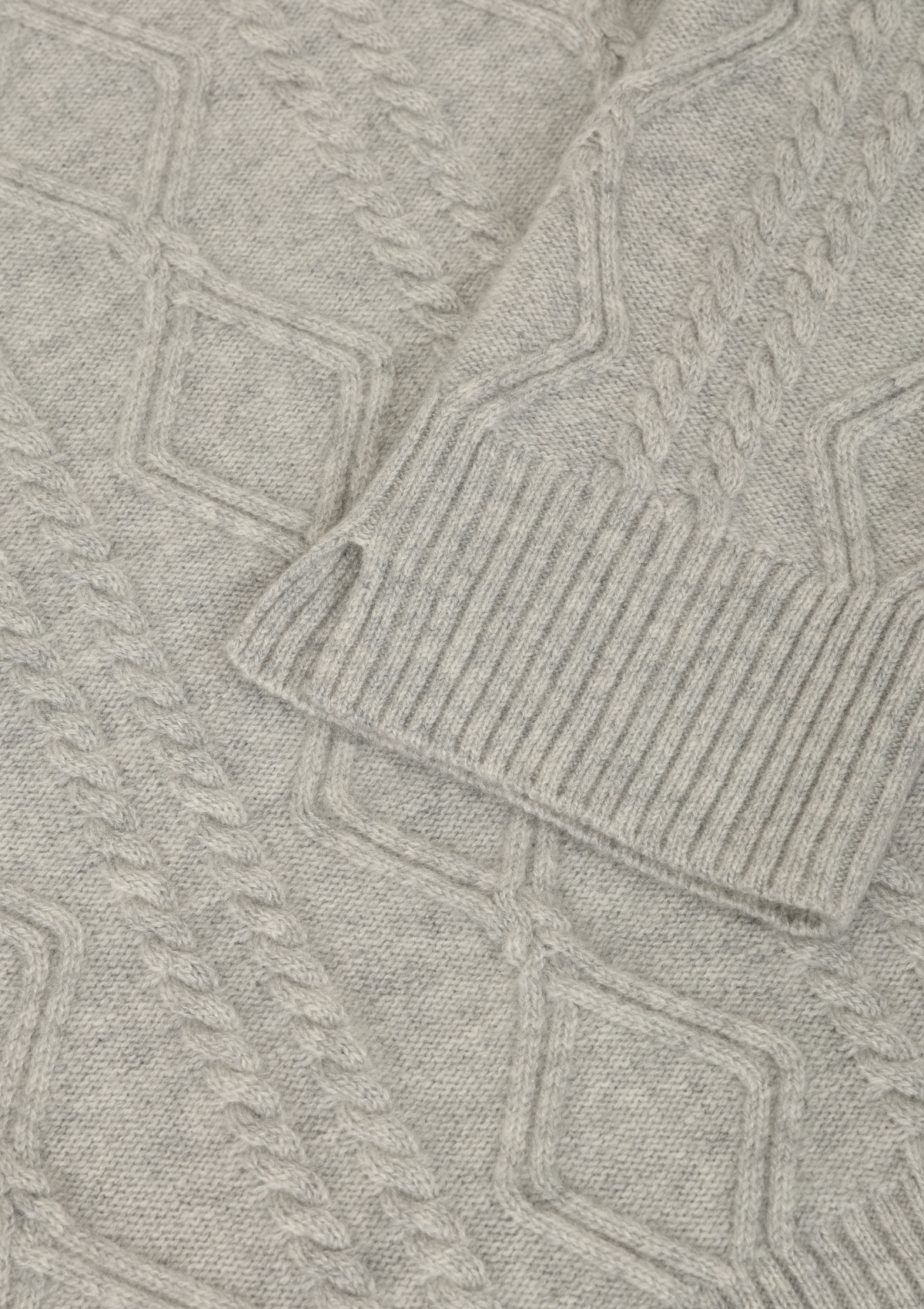 Cashmere Cable Crew Neck Sweater in Mist Grey