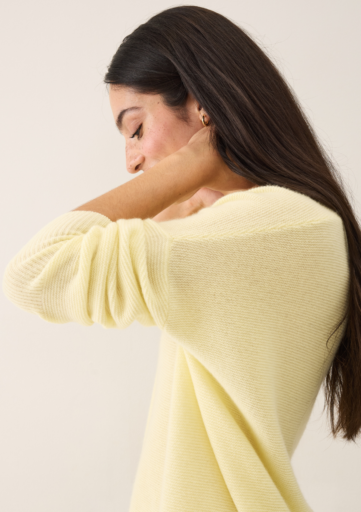 Relaxed Lofty V-Neck Sweater in Lemonade Yellow