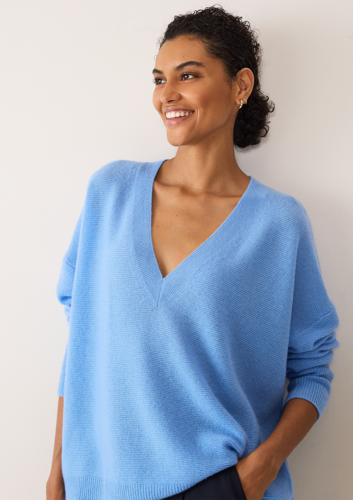 Relaxed Lofty V Neck Sweater in Delta Blue