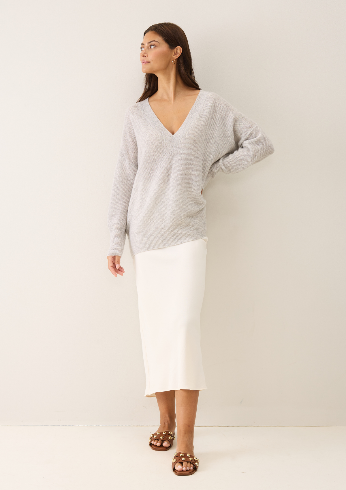 Relaxed Lofty V Neck Sweater in Foggy Grey